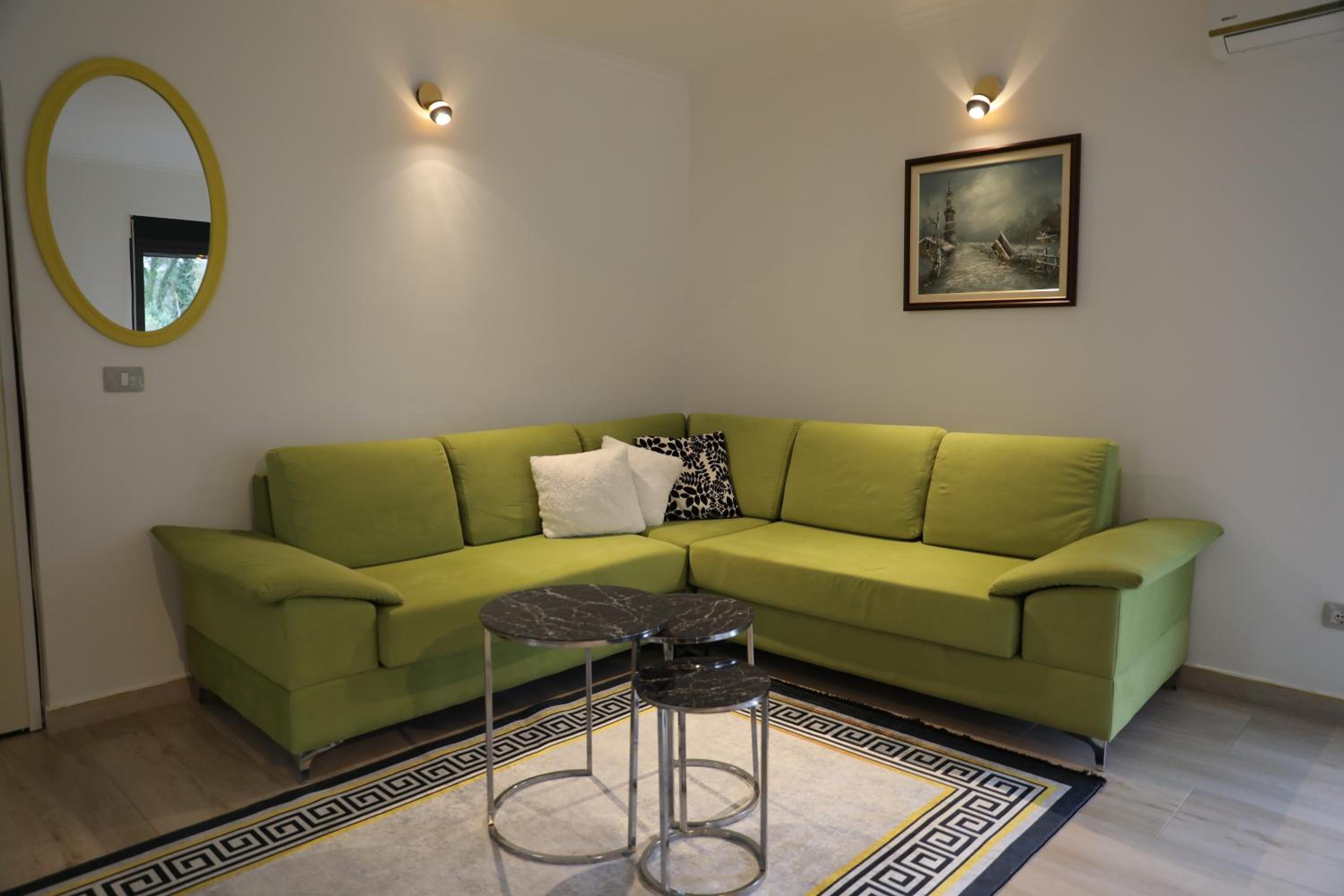 Melinda beach apartment