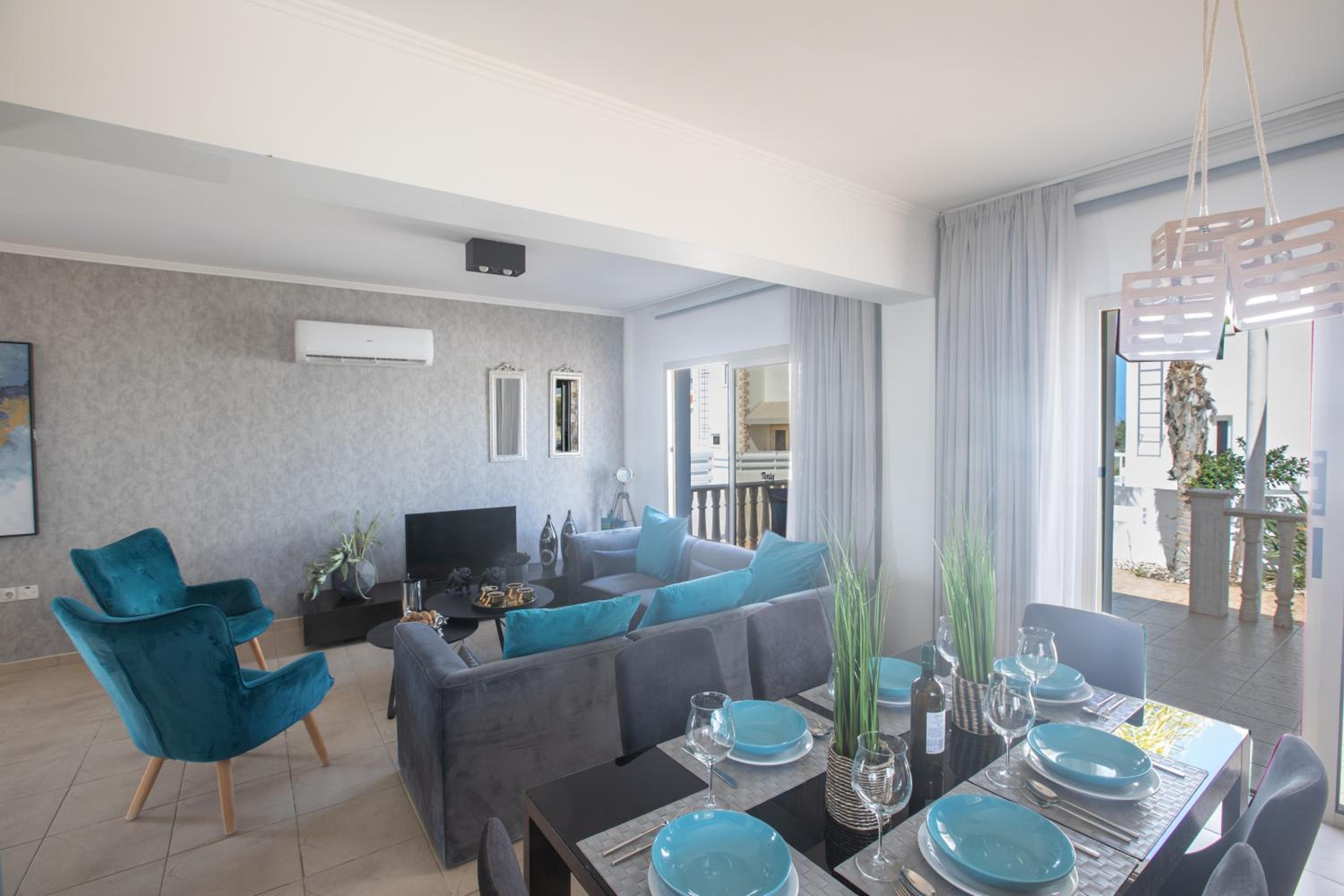 Tonia Seaview Villas