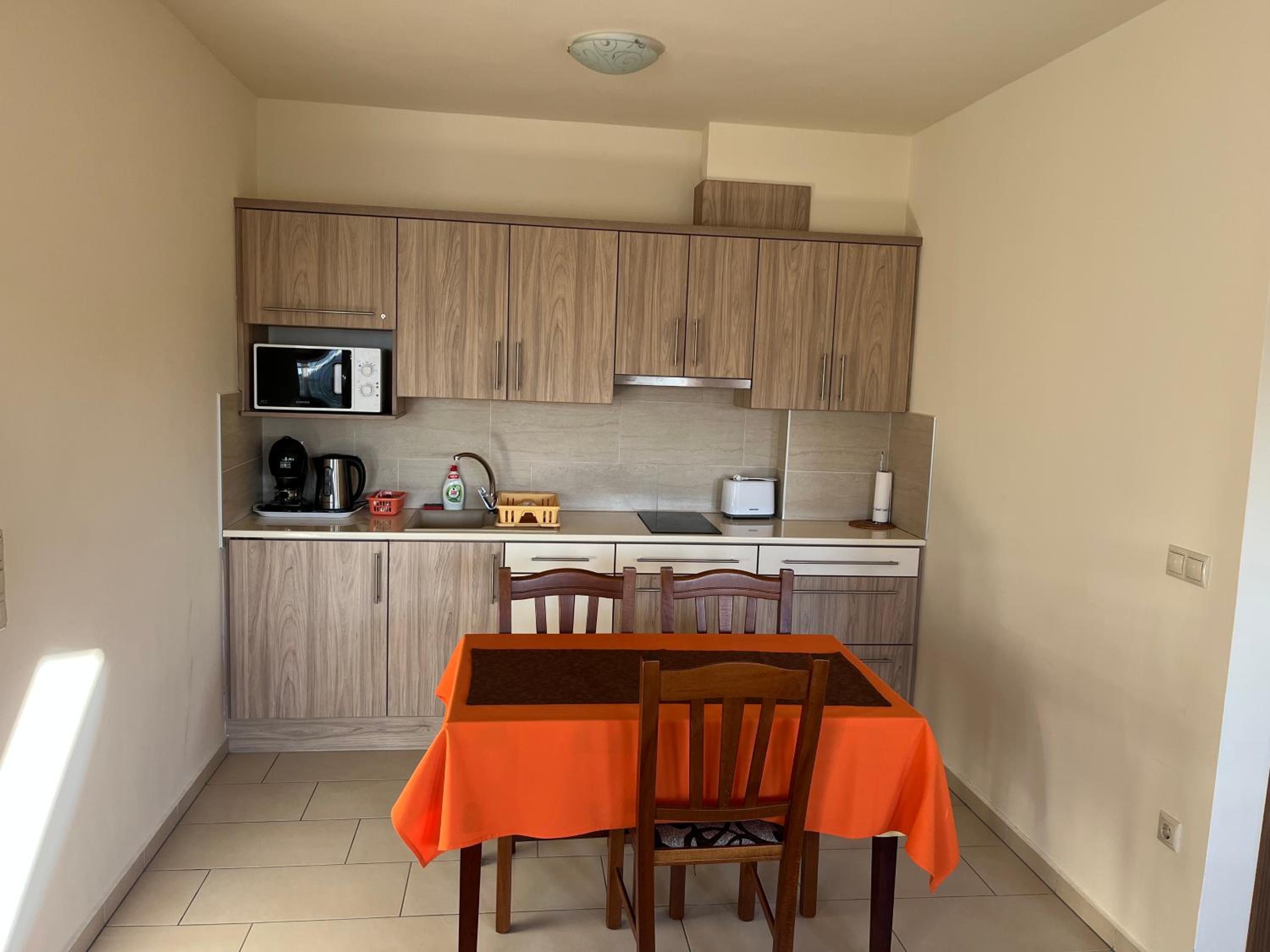 Azúr Ház Kamilla Apartman view 3