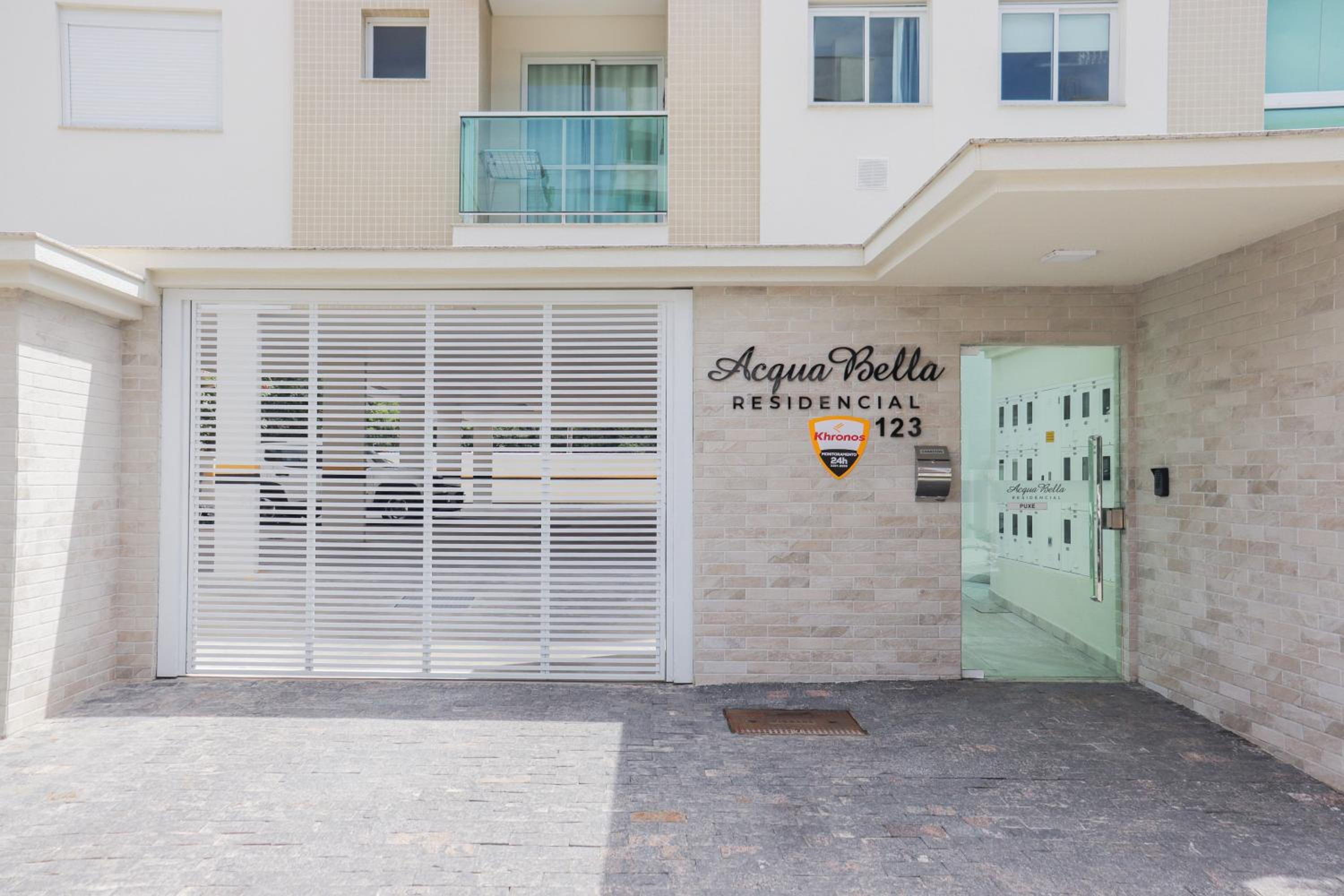 Apartamento encantador com piscina na Praia de Palmas Governador Celso Ramos