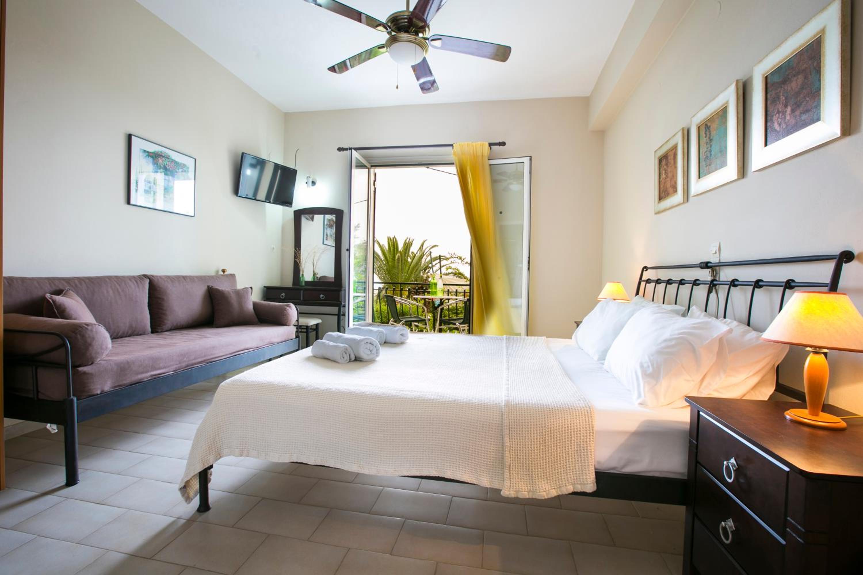 Irena Studios & Apartments
