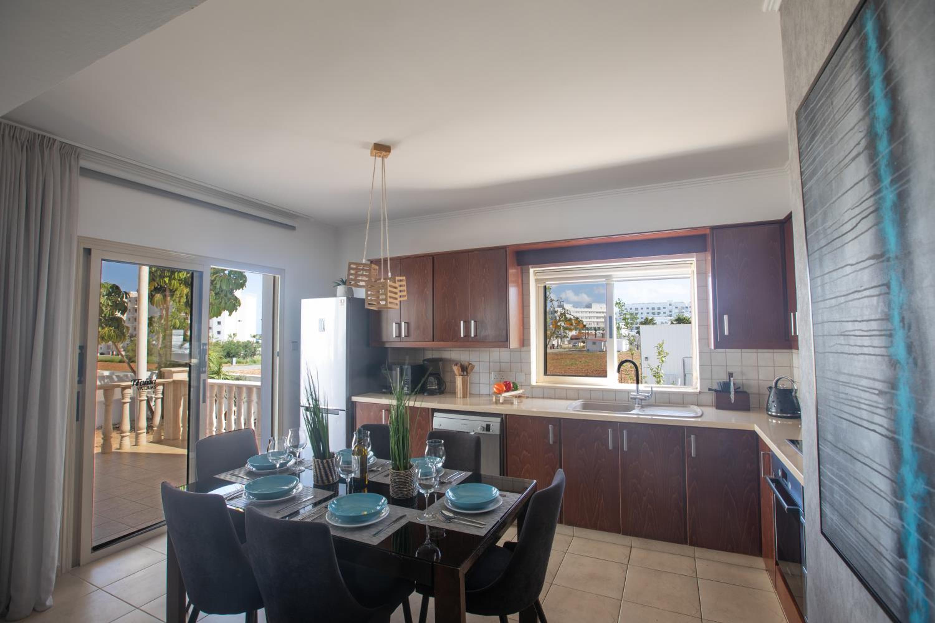 Tonia Seaview Villas