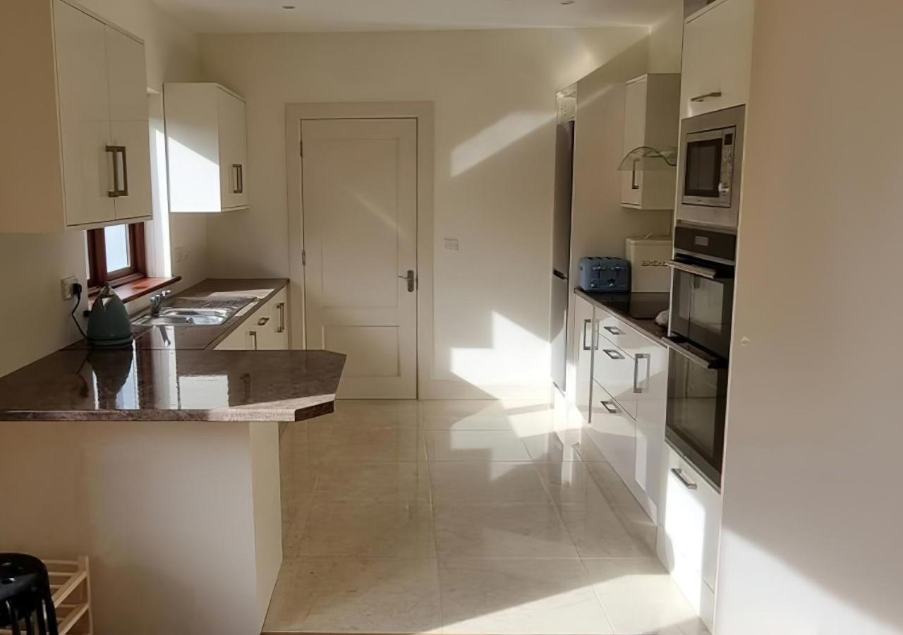 4 bedroom Holiday Home In Union Hall, West Cork view 3