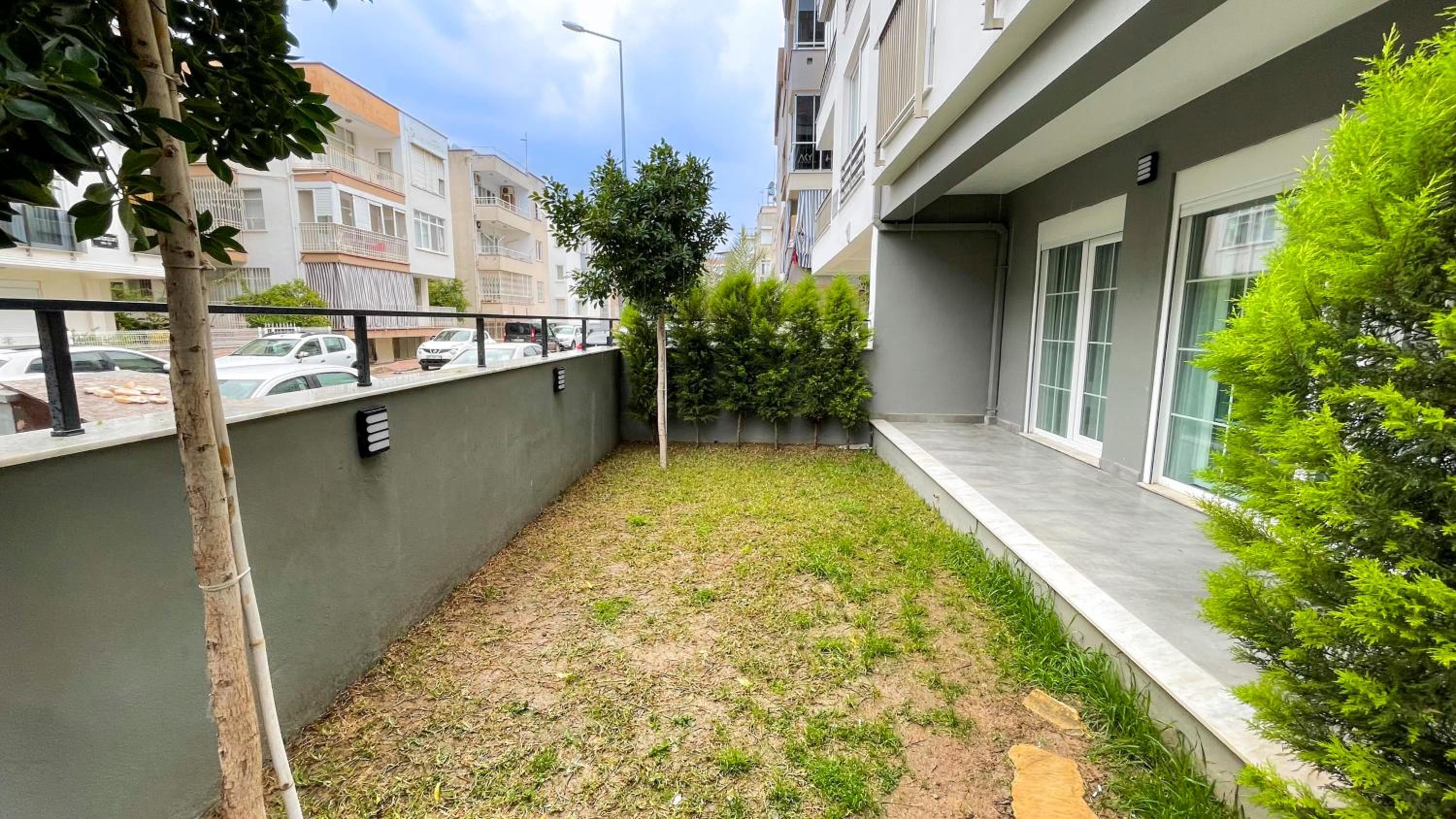 A old town - Image 9