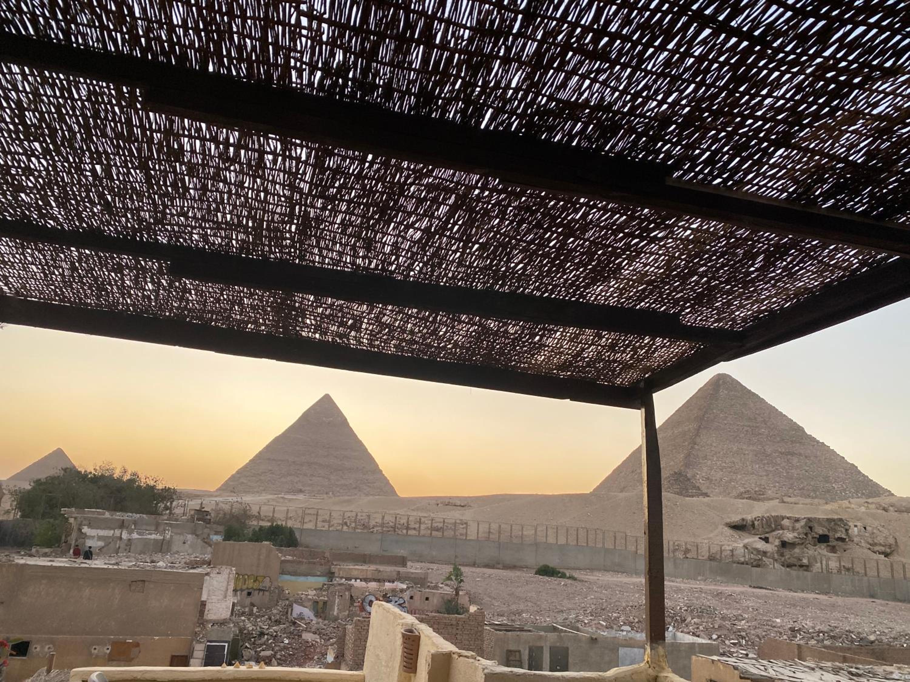 Pyramids Lounge Guest House