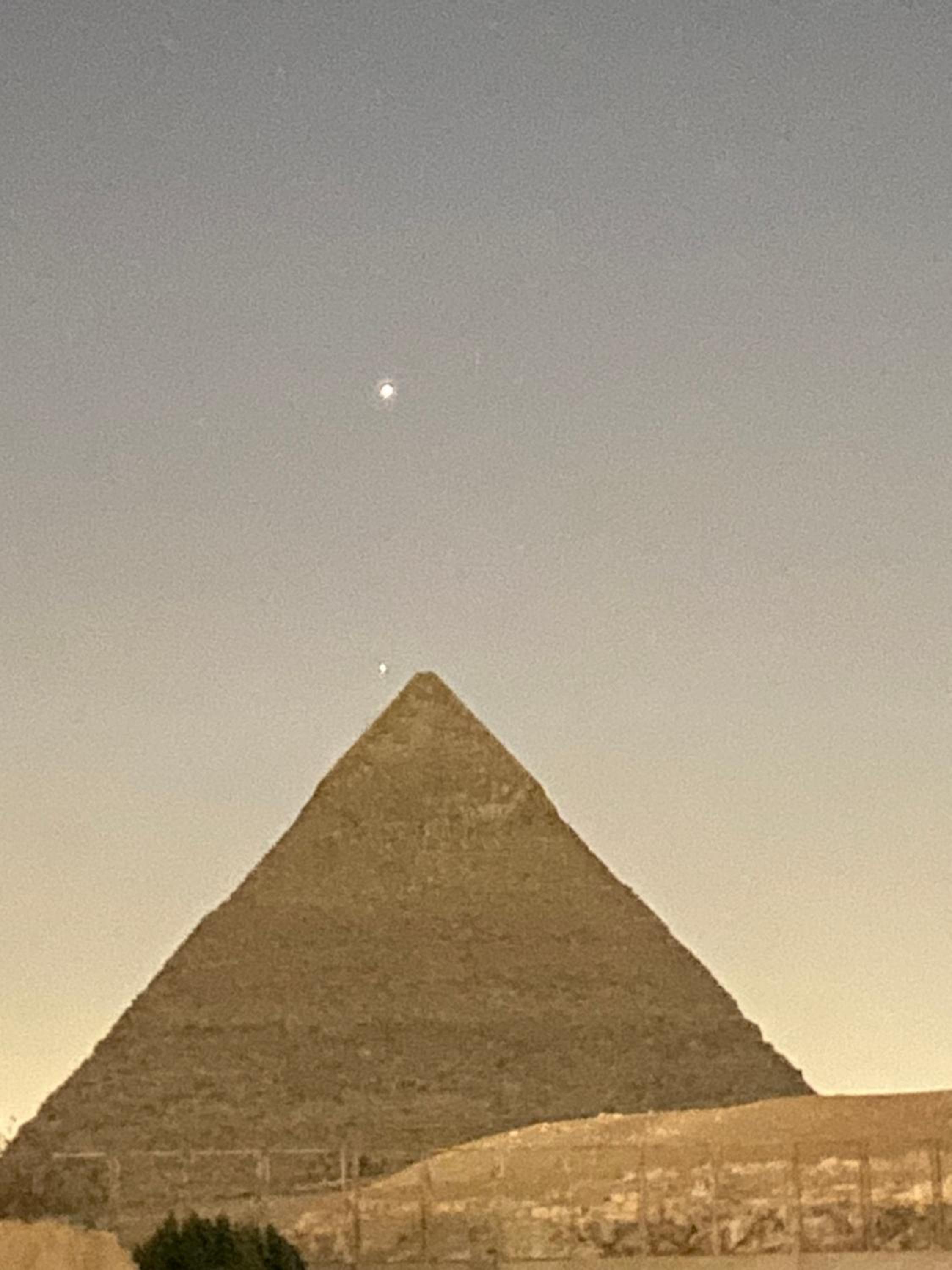 Pyramids Lounge Guest House
