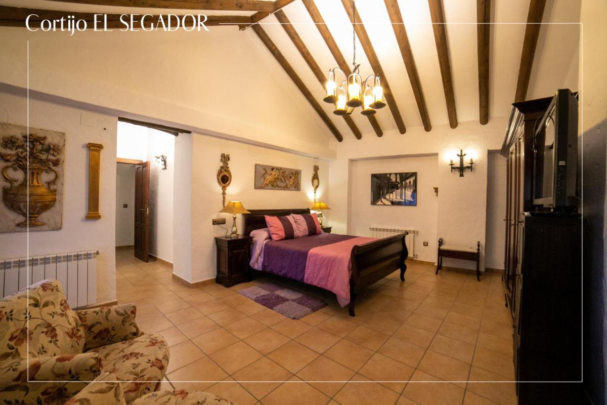 Cortijo El Segador y El Capricho