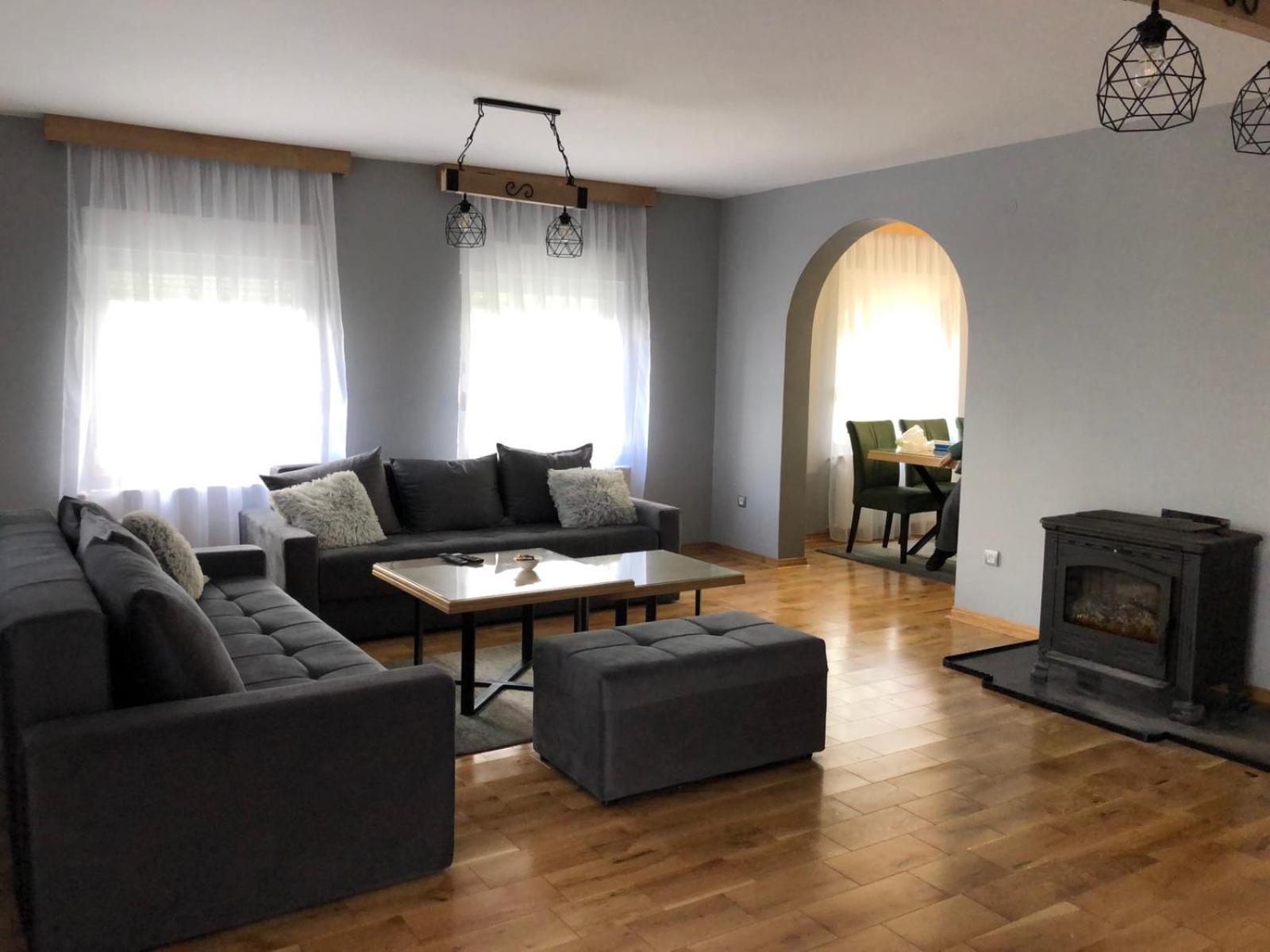 Vila ISKRA