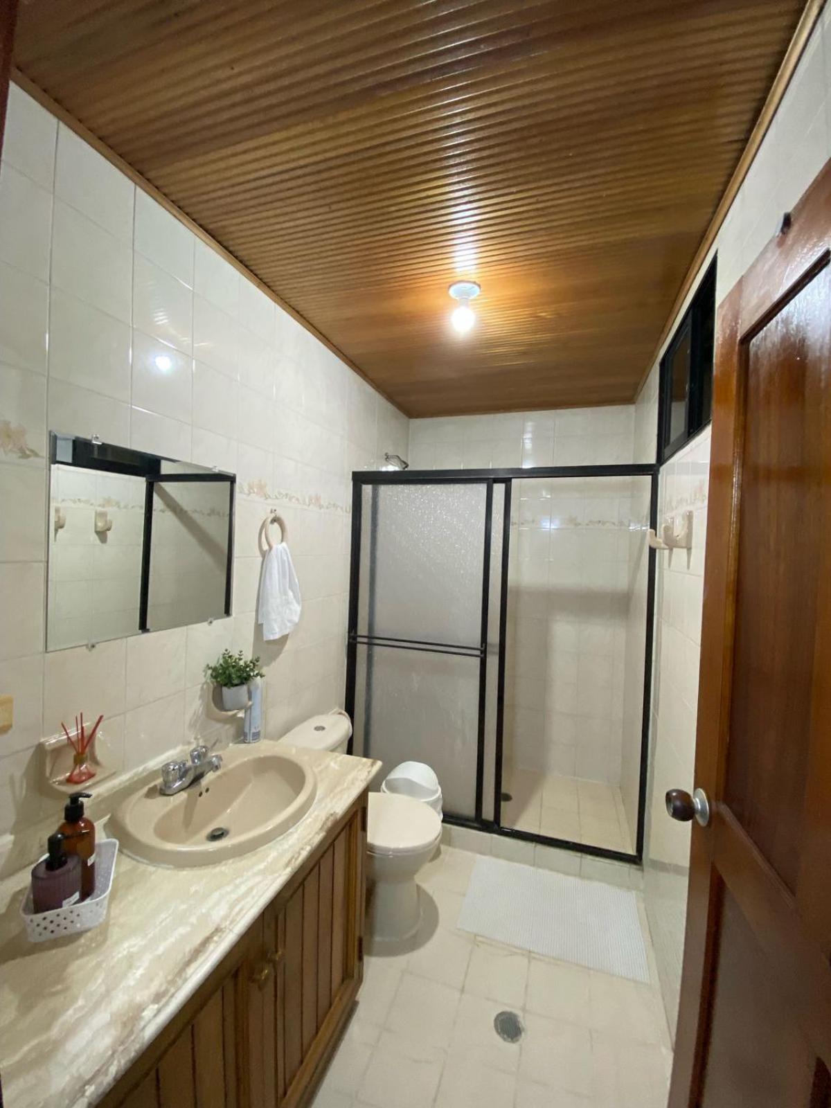 Habitación cerca al aeropuerto 3