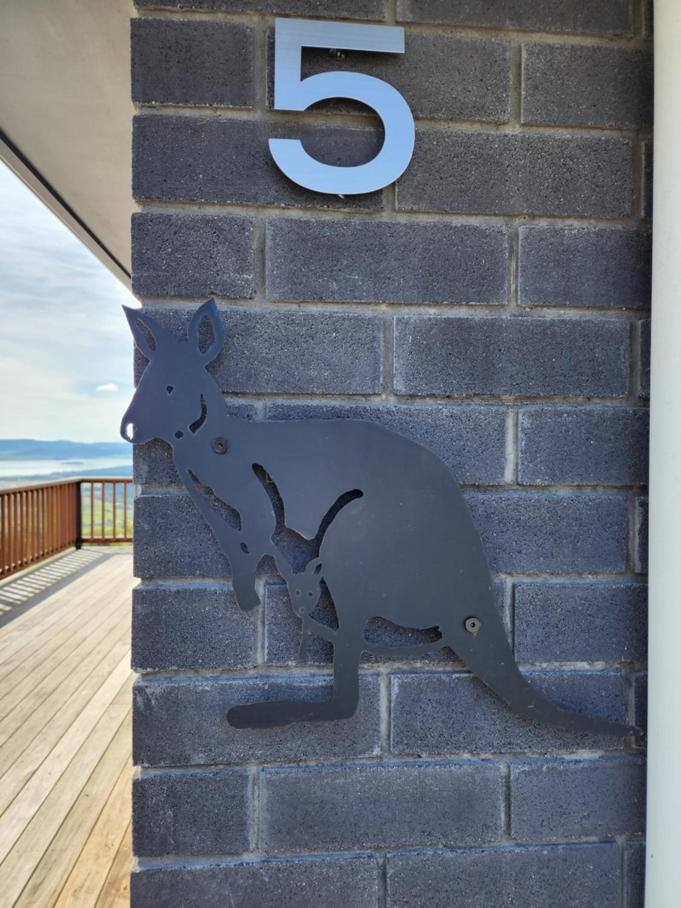 Mount Rumney Escapes - 5 Seaview Kangaroo House
