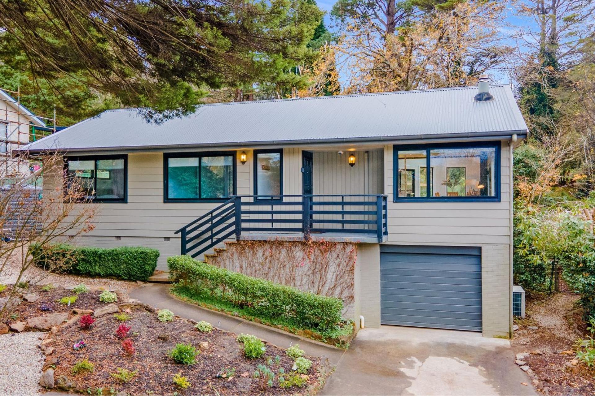 Leura Pines