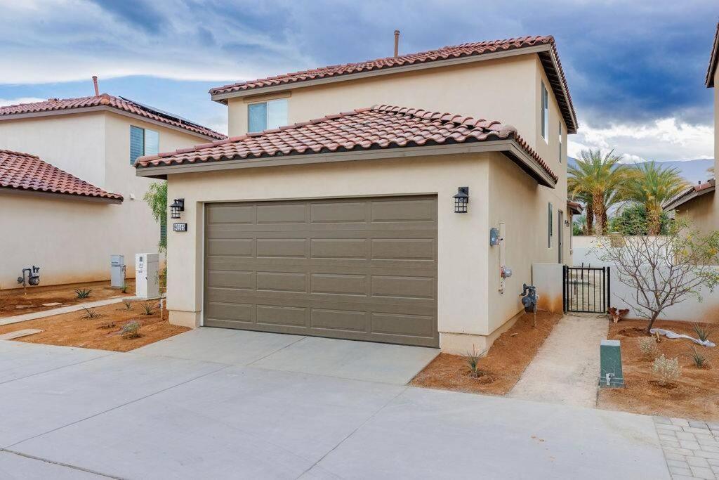 Near Coachella and Stagecoach Palm Springs , PGA resort Villa ,Golf, community pool, gym view 4