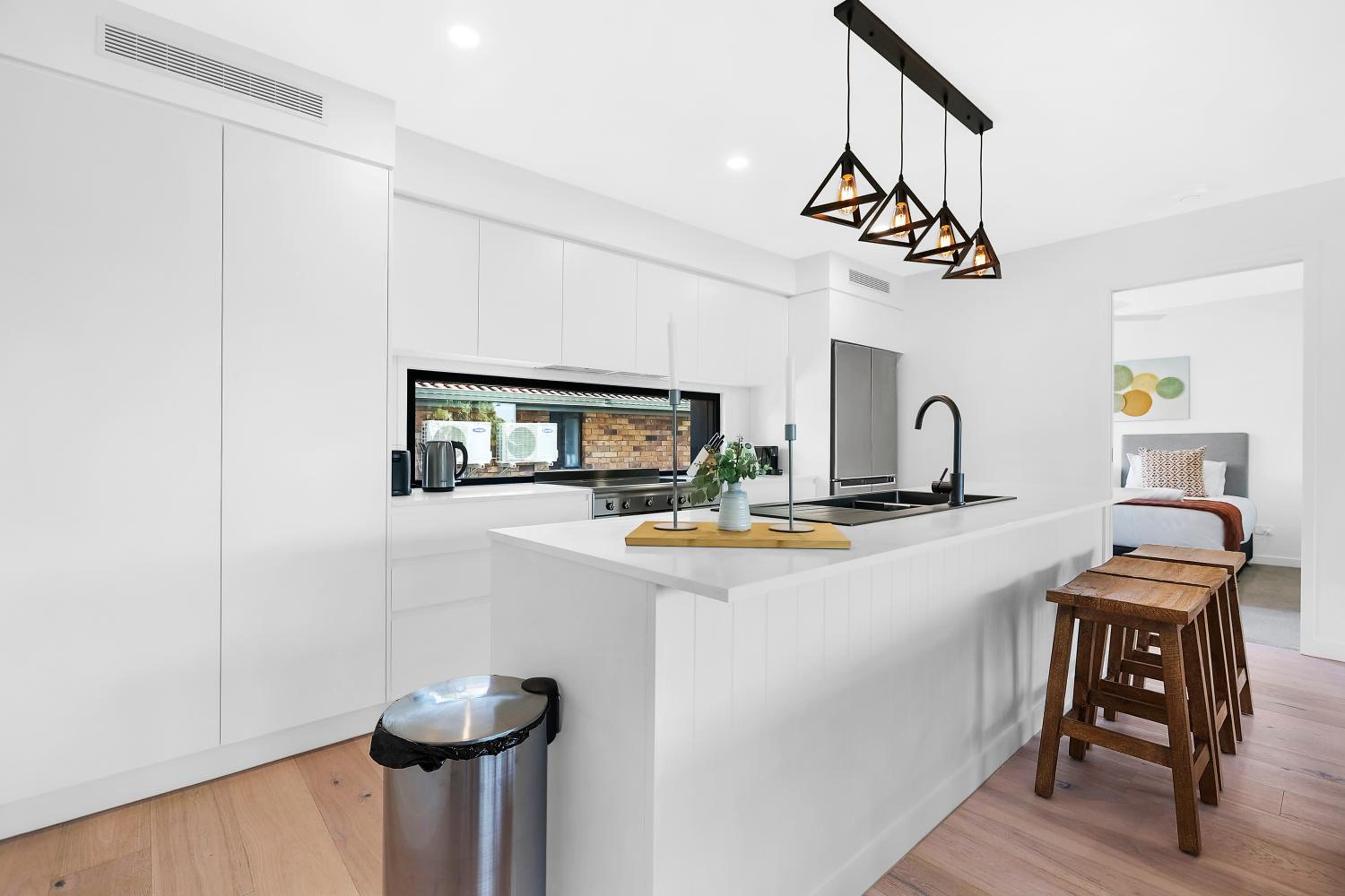 [NEW] 3BR Burleigh Beach Townhome with Private Rooftop!
