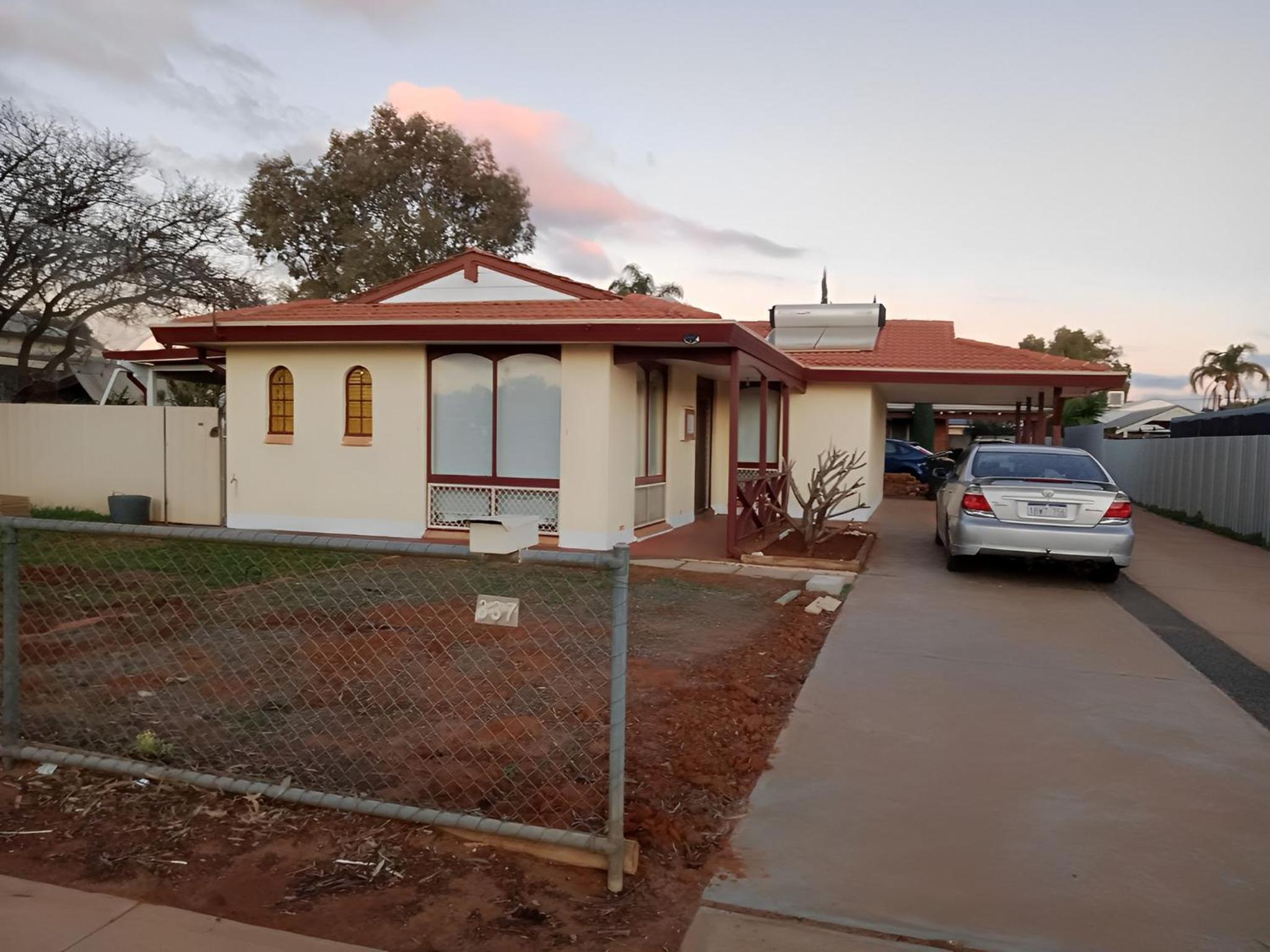 2BR house in West Lamington