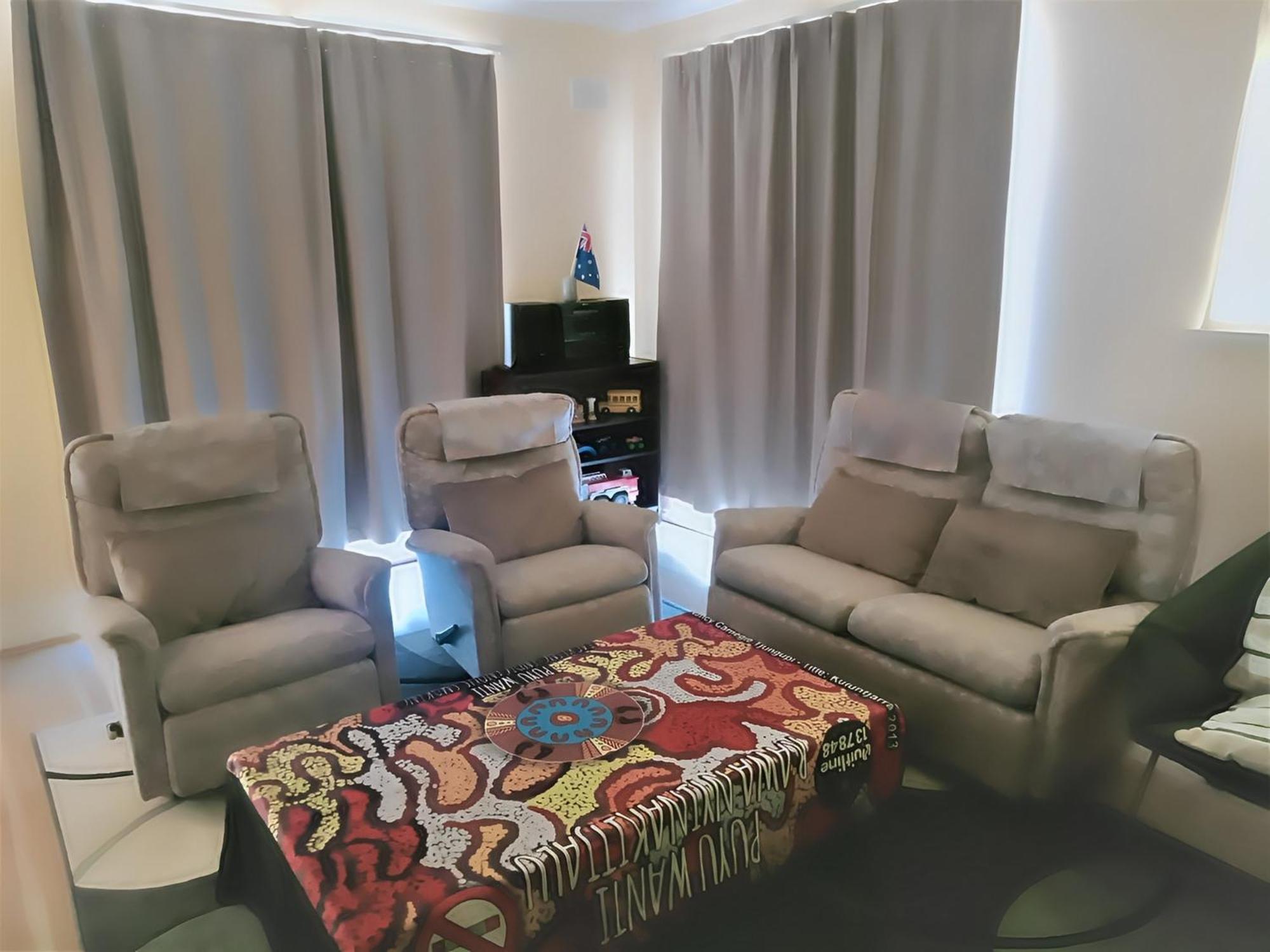 2BR house in West Lamington