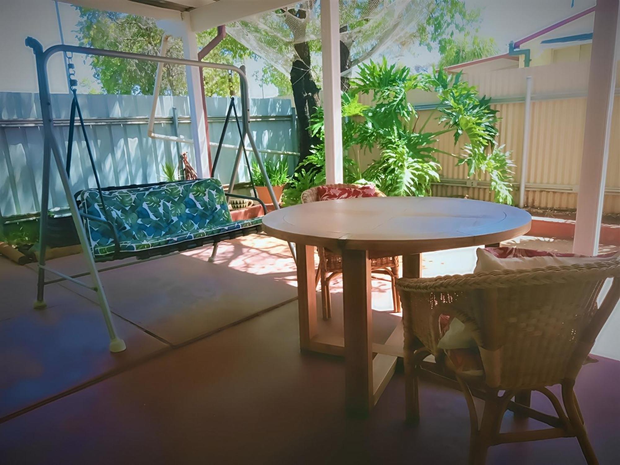 2BR house in West Lamington