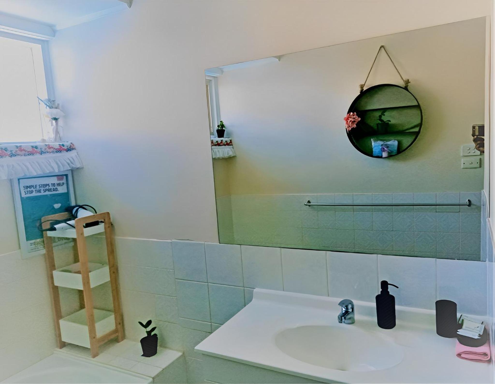 2BR house in West Lamington
