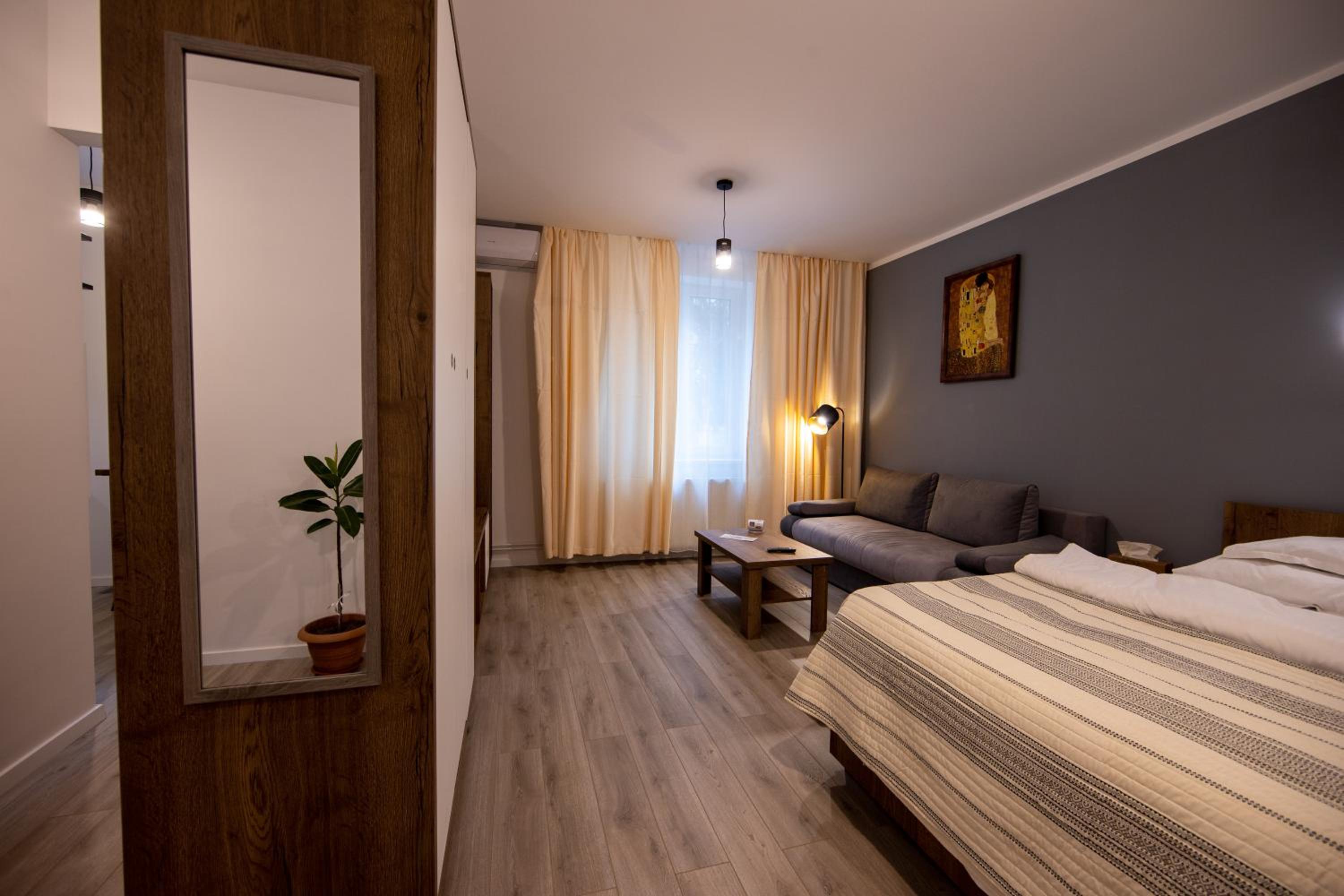 Central Place Apartment Timisoara 2 view 4