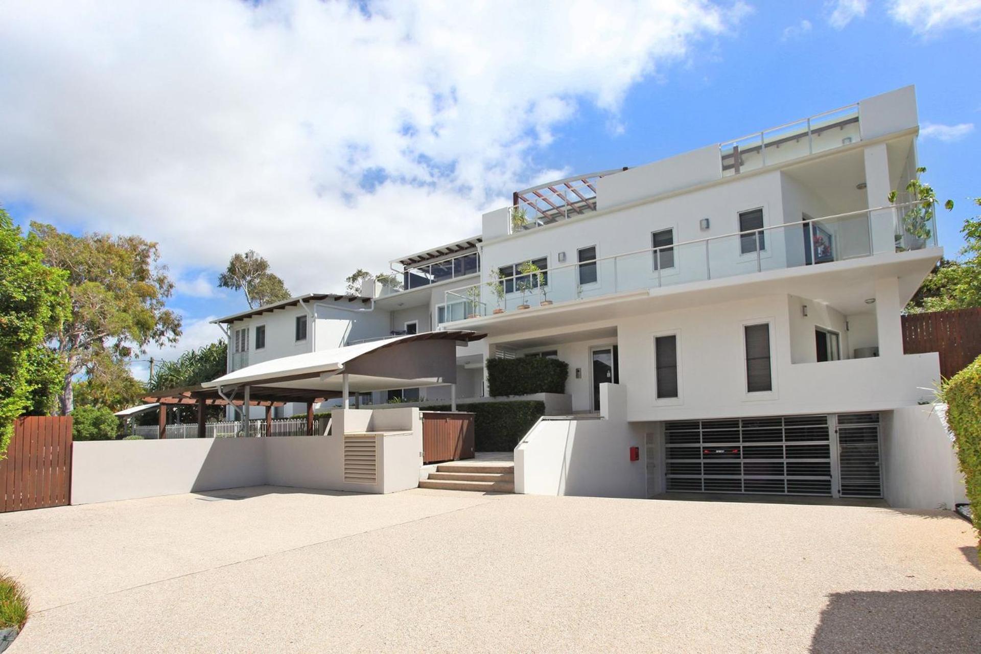 Stylish Beachside Holiday Penthouse view 3