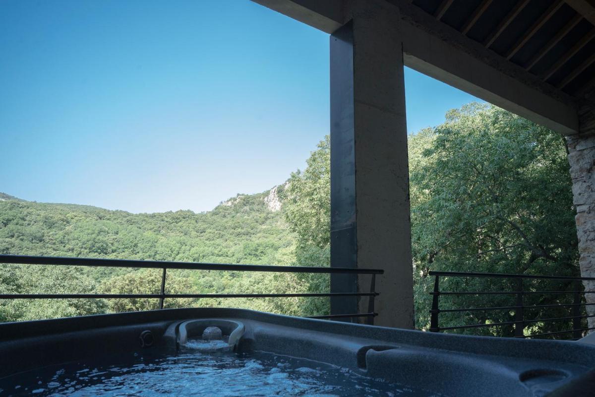 Jacuzzi