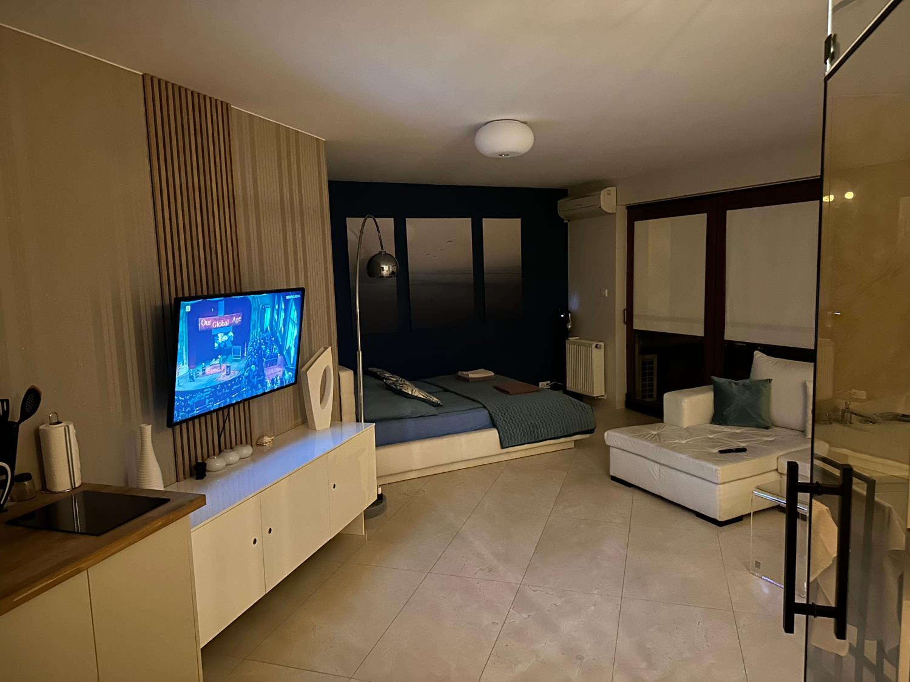 Maloves Magic’s Apartment