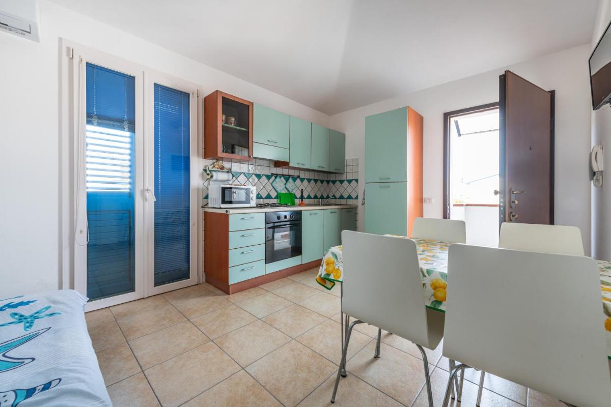 Sottotorre 3 en Calasetta — kitchen