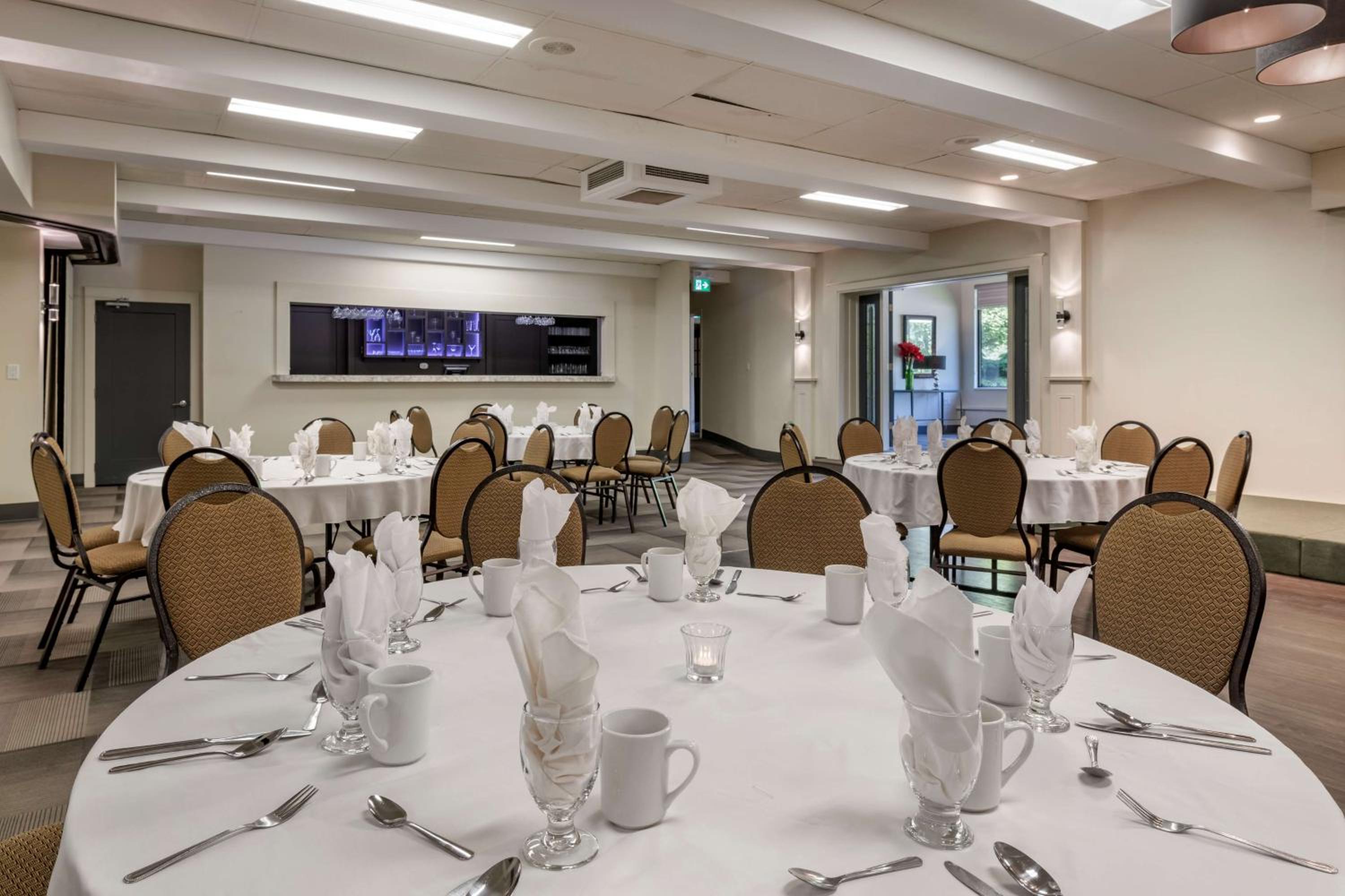 Dannys Suites, SureStay Collection by Best Western