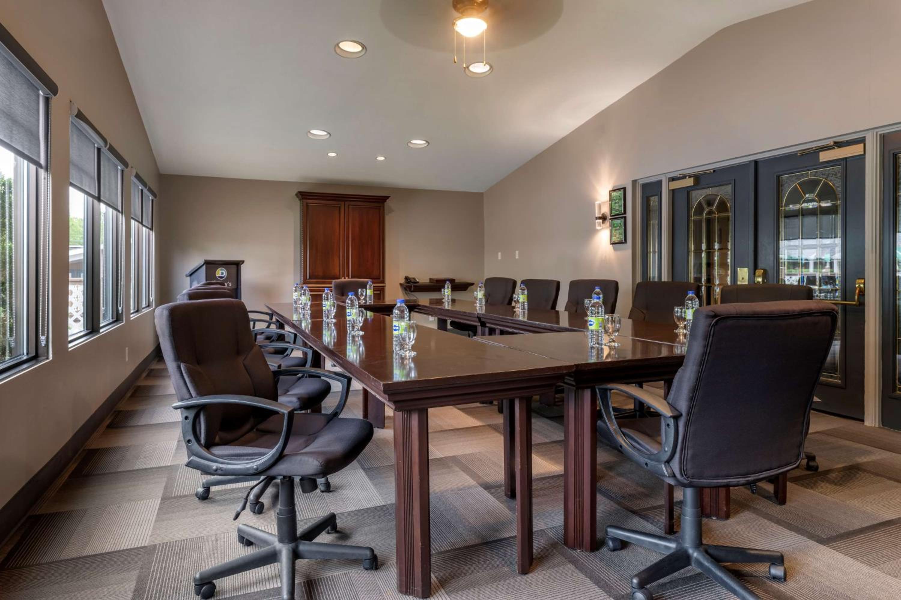 Dannys Suites, SureStay Collection by Best Western