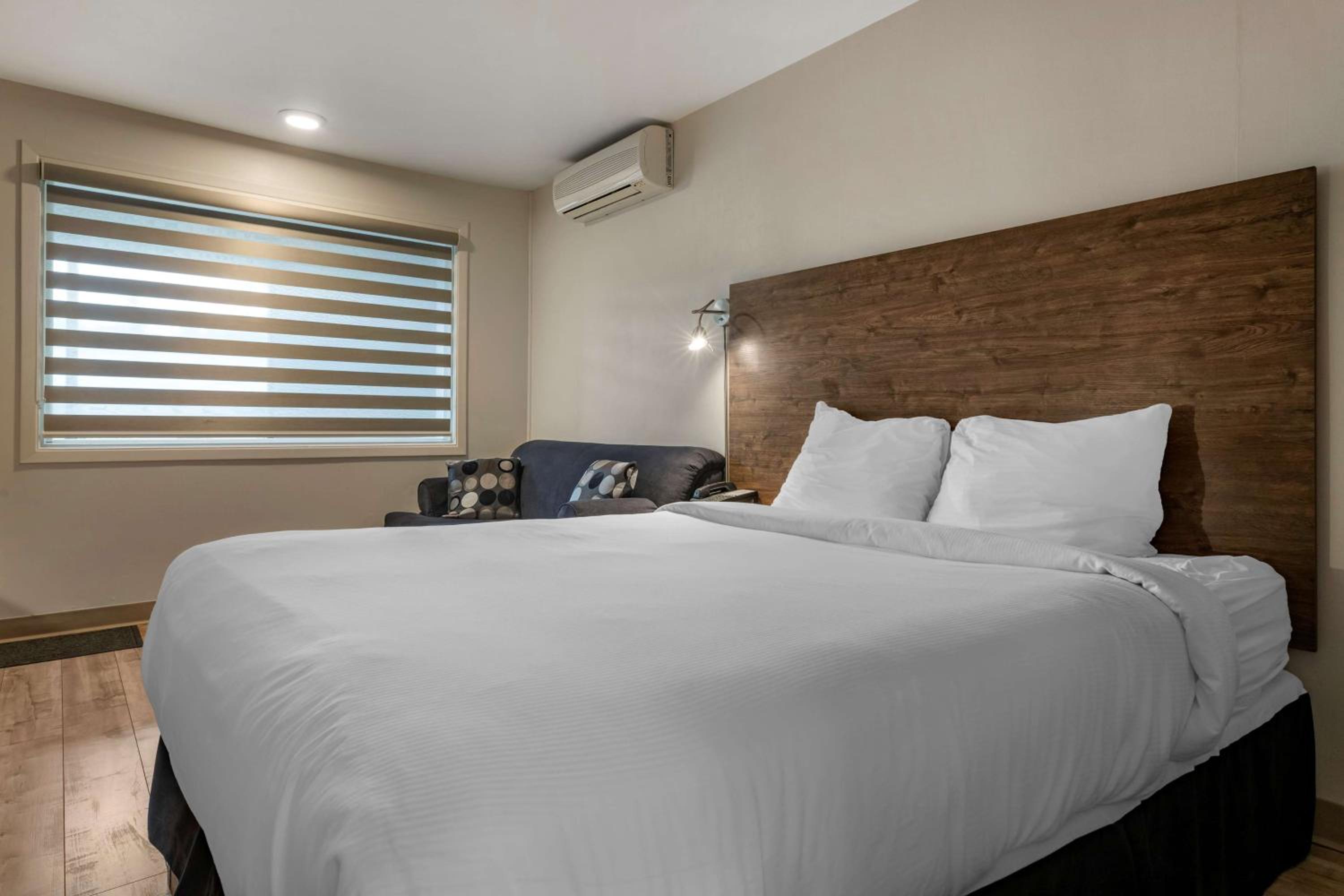 Dannys Suites, SureStay Collection by Best Western