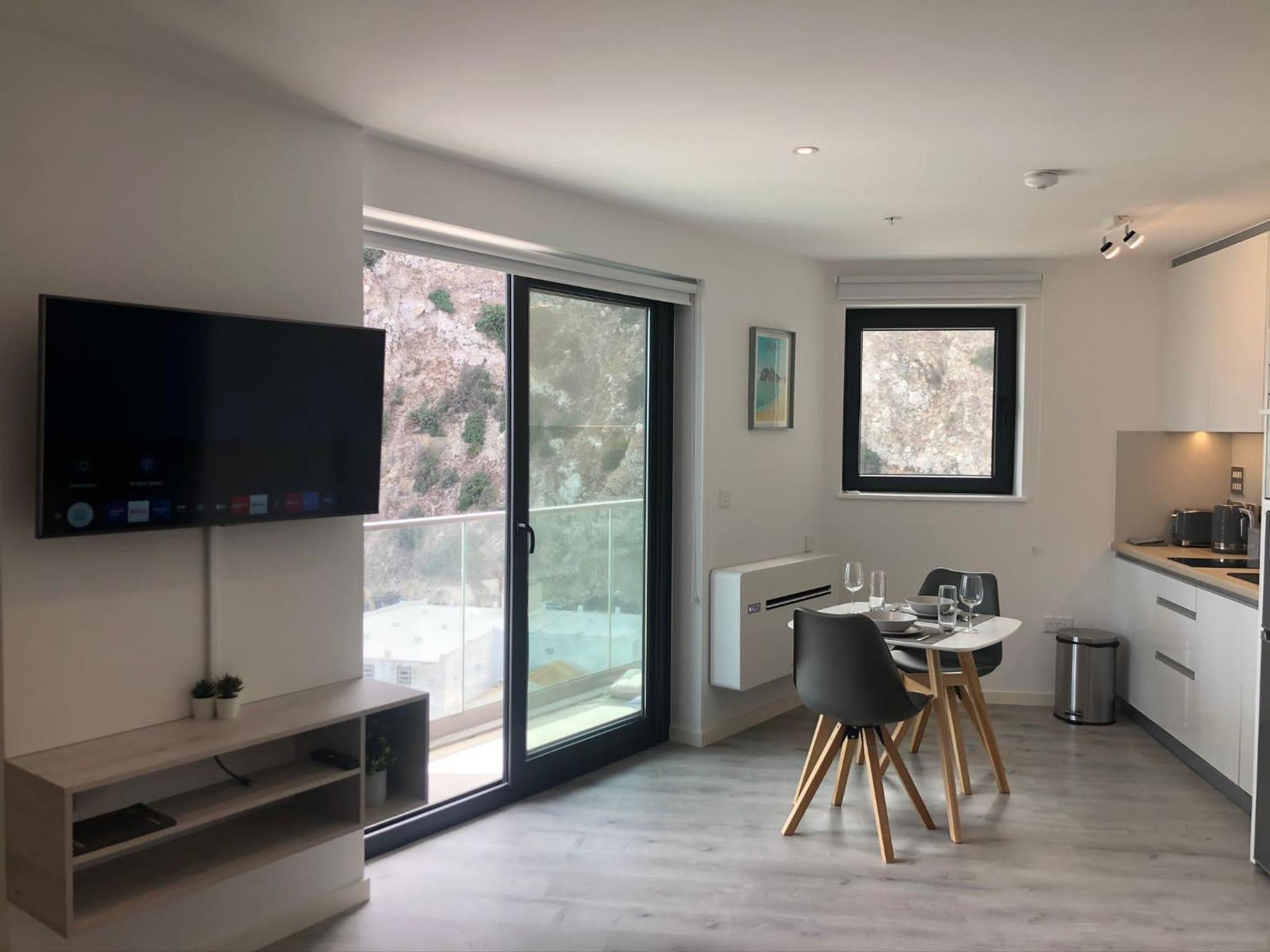 CP High floor luxury studio with sea view view 5