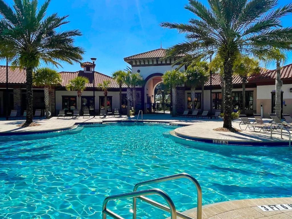 Spacious luxury Villa - South Facing Pool & SPA - near Walt Disney World Orlando view 4