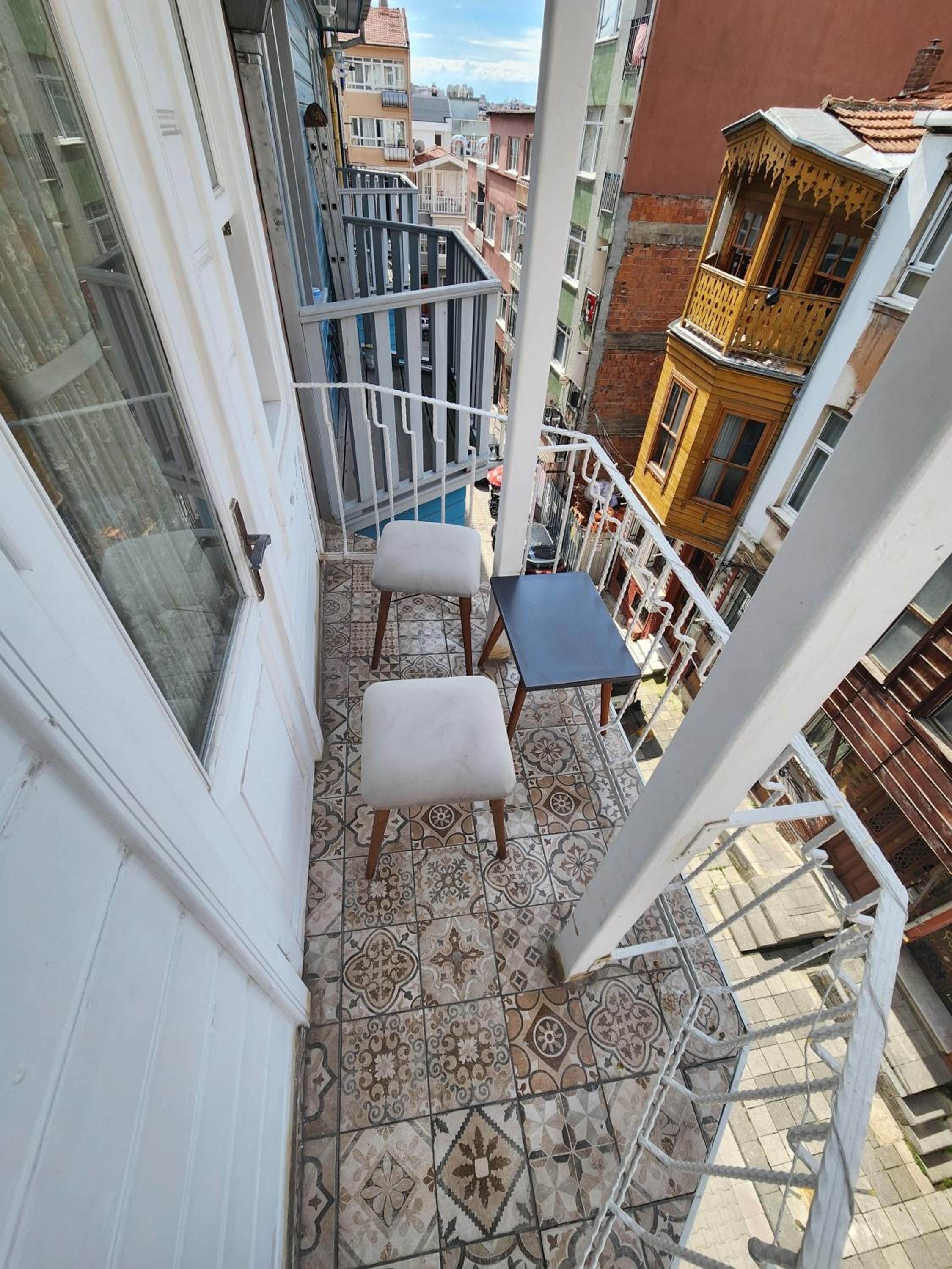 Kadıköy White House - Image 11