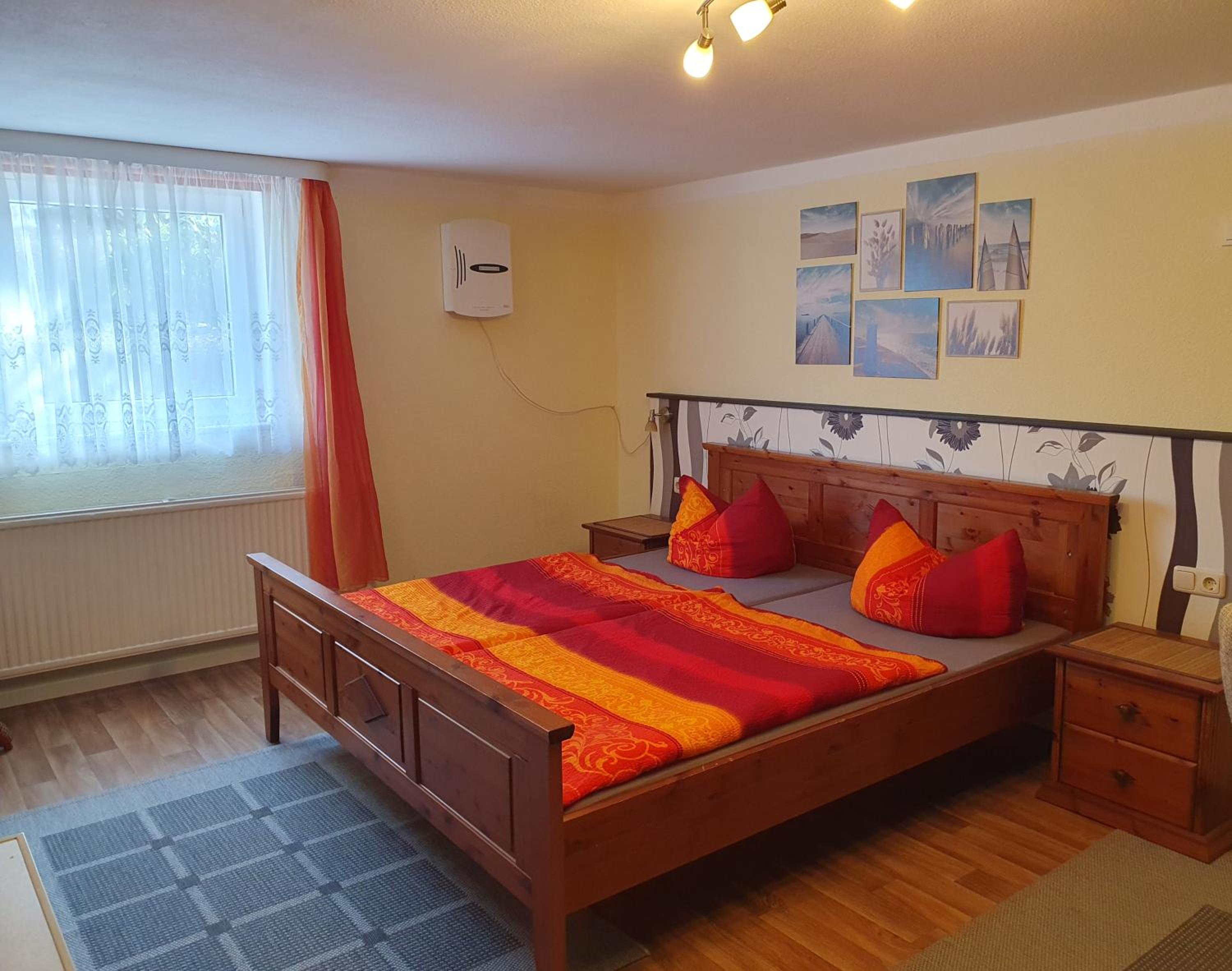 Ferienwohnung Kastanienblick mit Wlan view 3