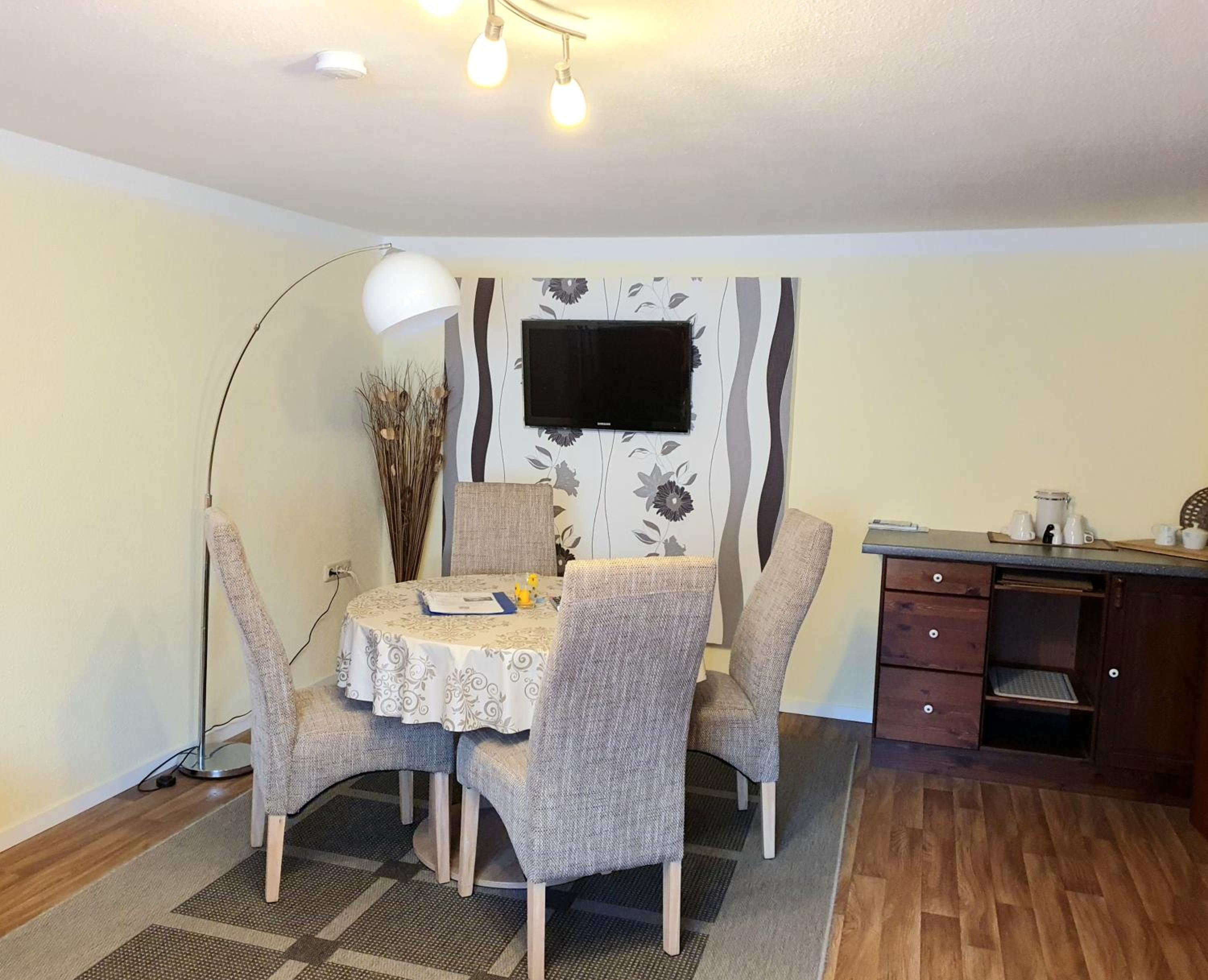 Ferienwohnung Kastanienblick mit Wlan view 5