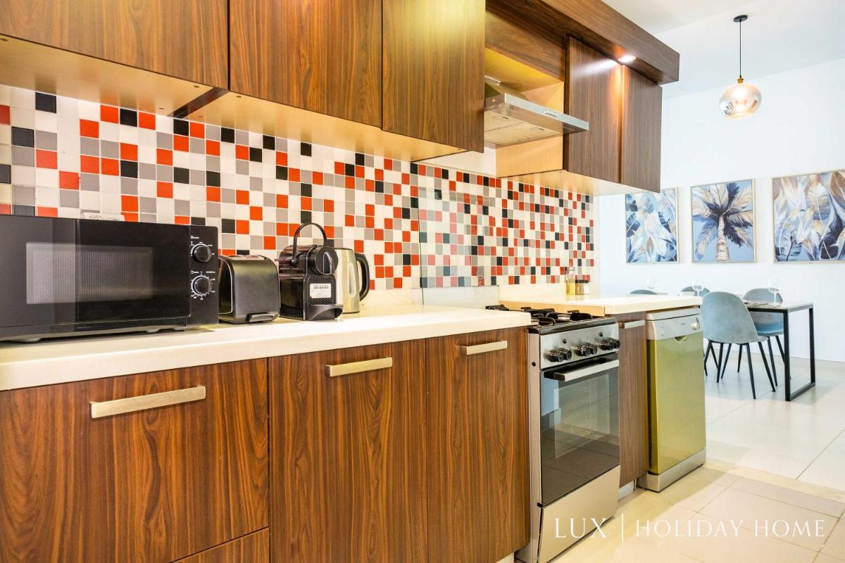 LUX - Opulent Island Suite 4