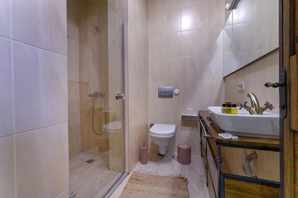 Azad Homes Tomtom