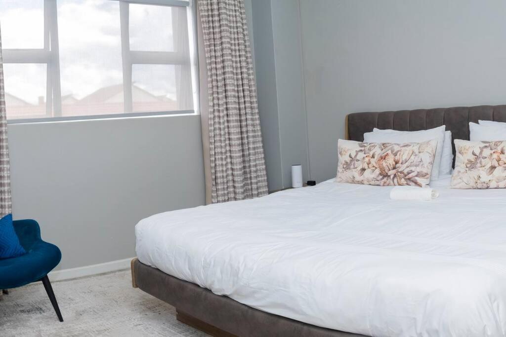 Deluxe 3 Bed Apartment view 3