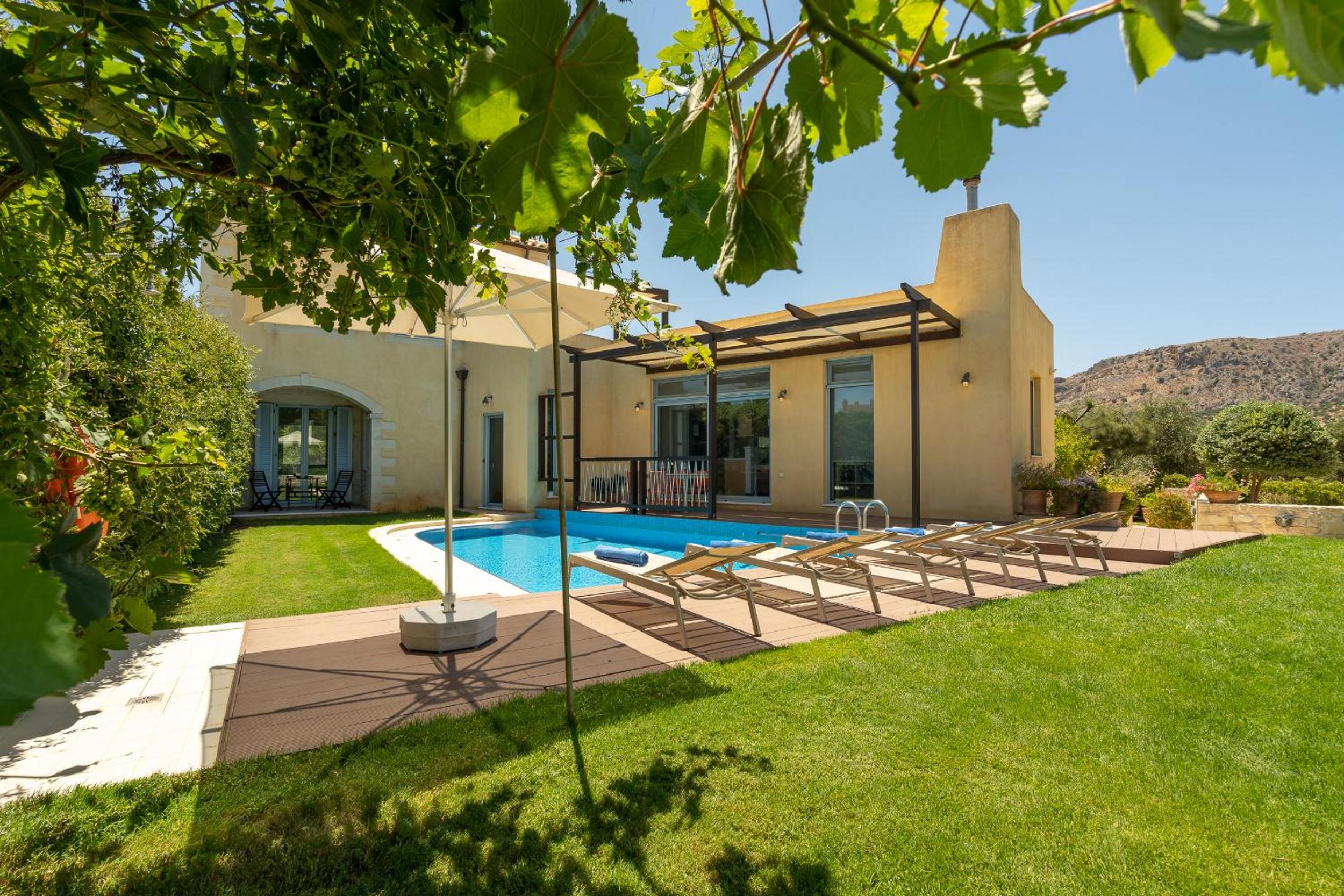 Calma Seaside Villa view 4