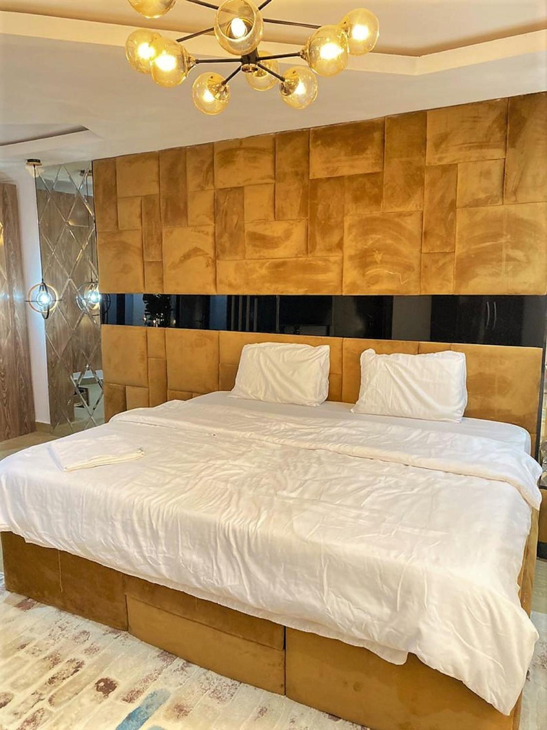 3 Bedroom Comfy Apartment view 4