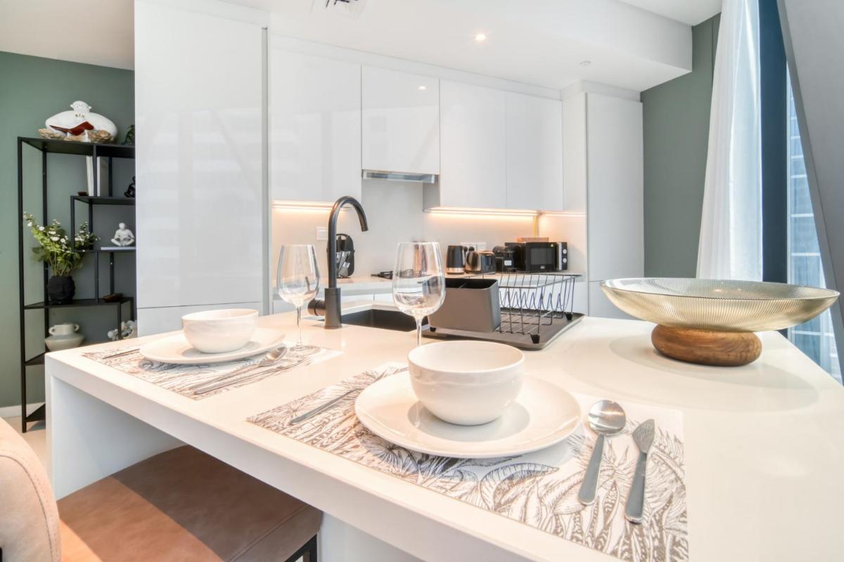 Marquise Square, Business Bay Dubai - Mint Stay