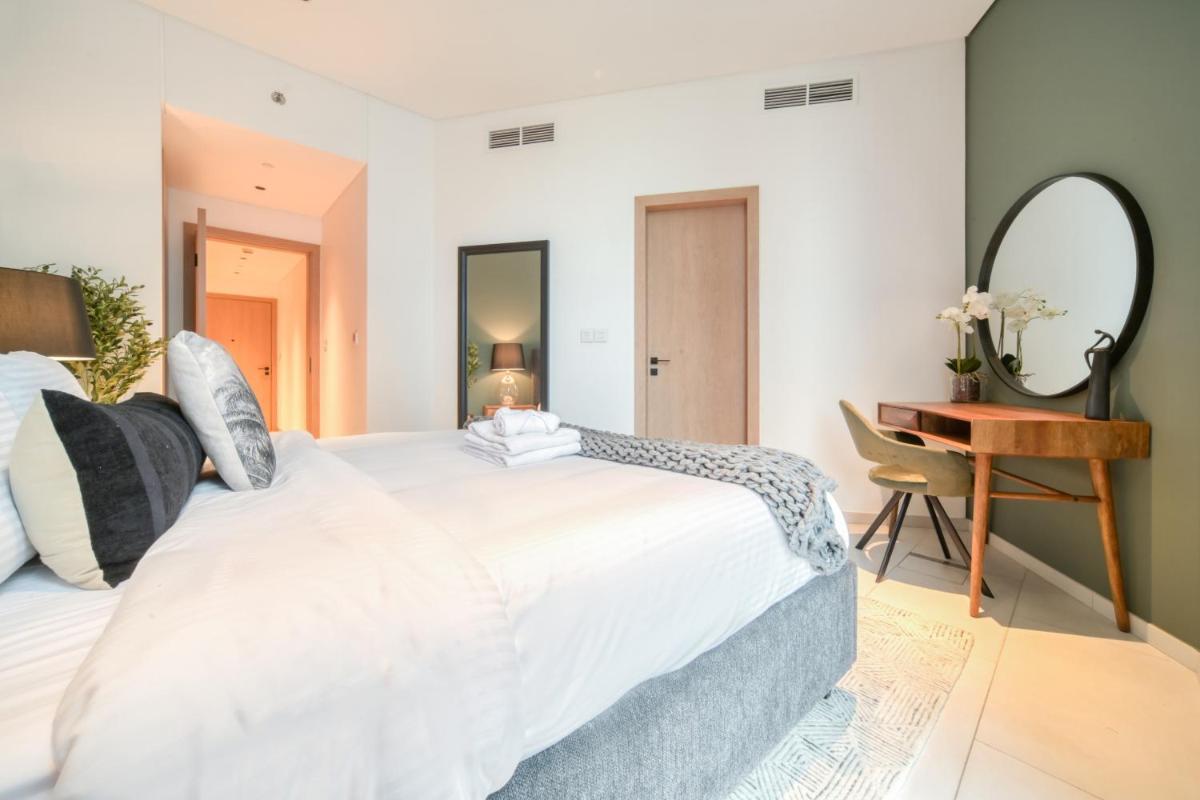 Marquise Square, Business Bay Dubai - Mint Stay