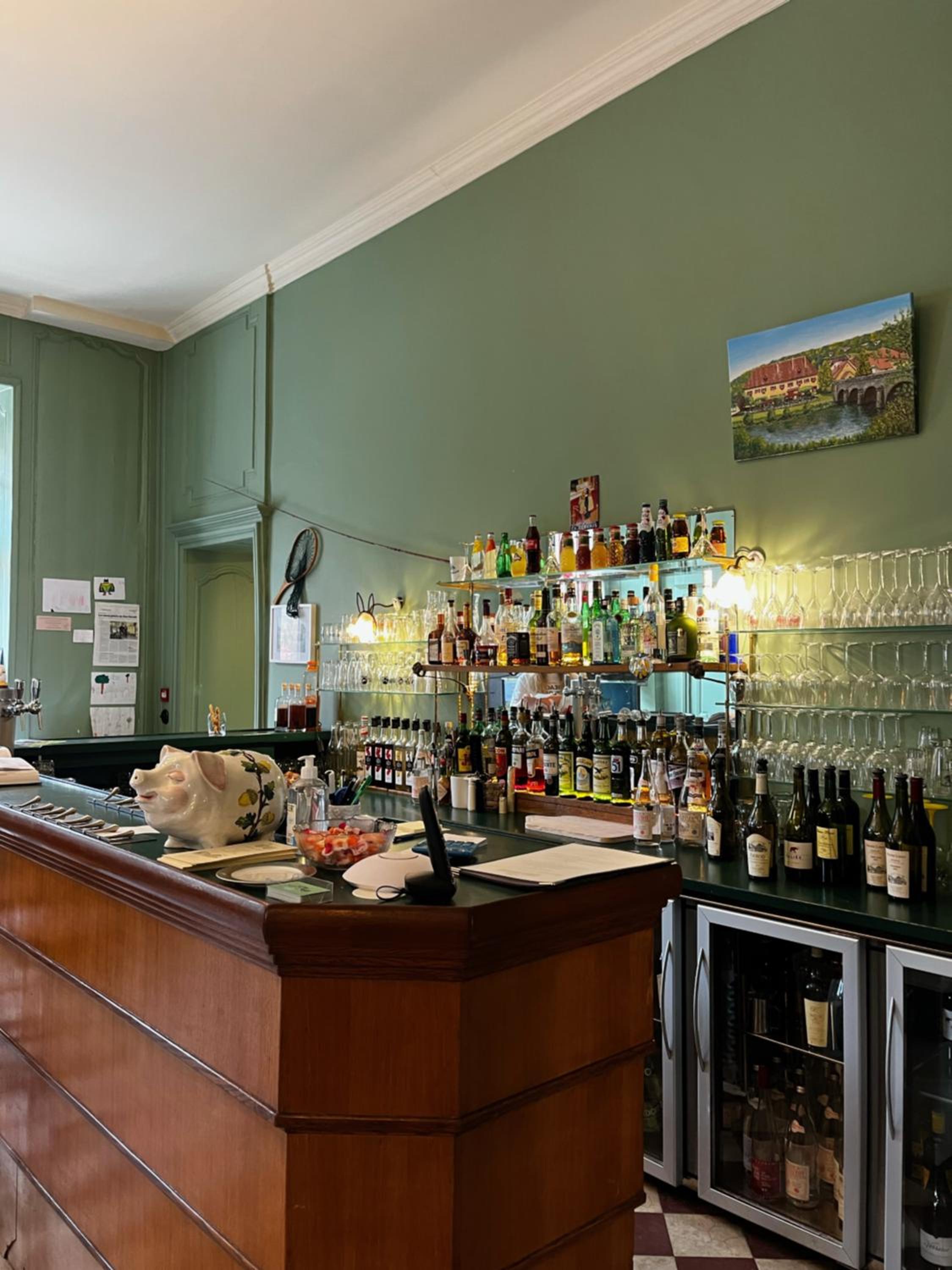 bar