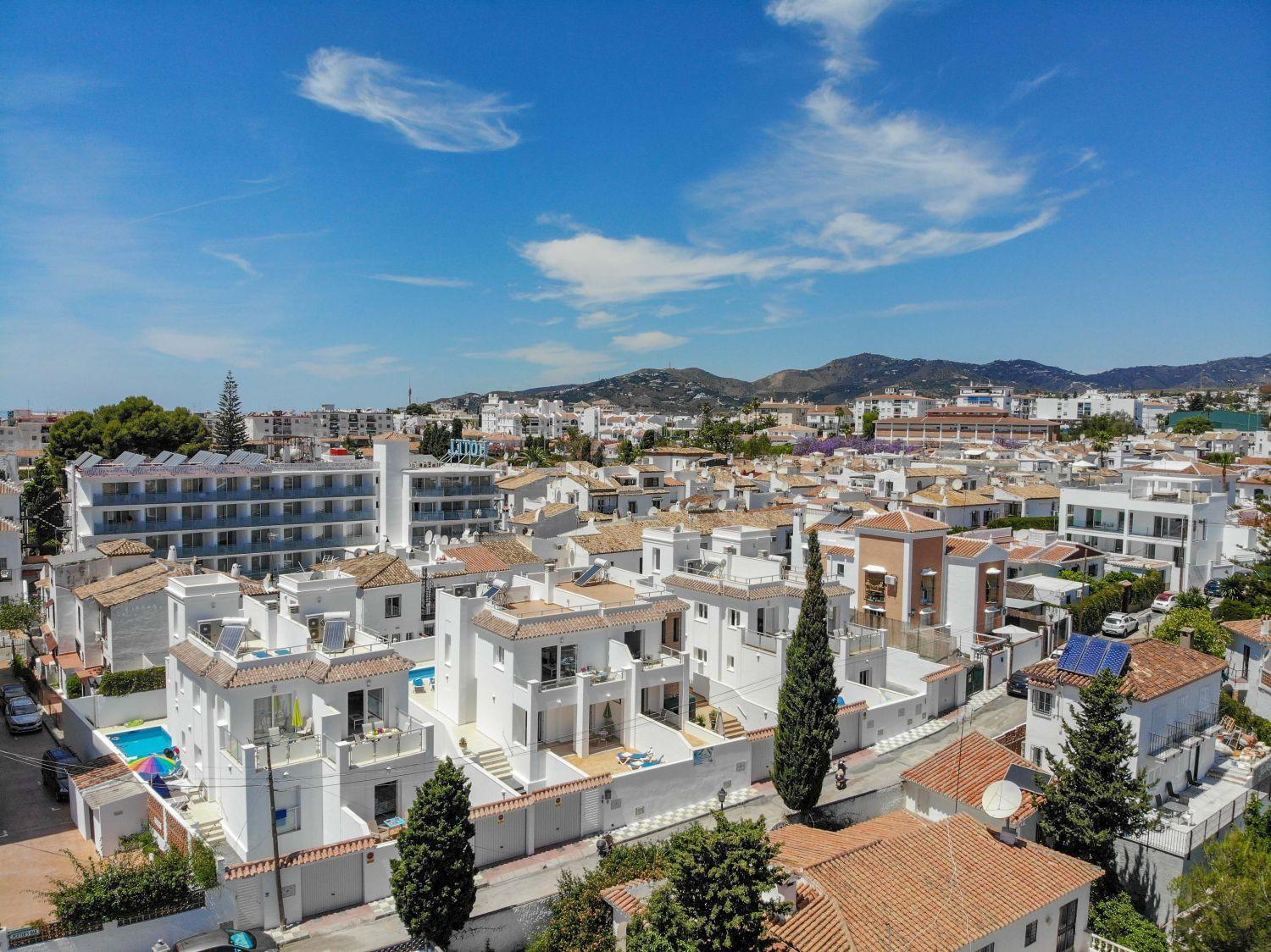 Nerja Paradise Rentals - Villa Topaz view 3