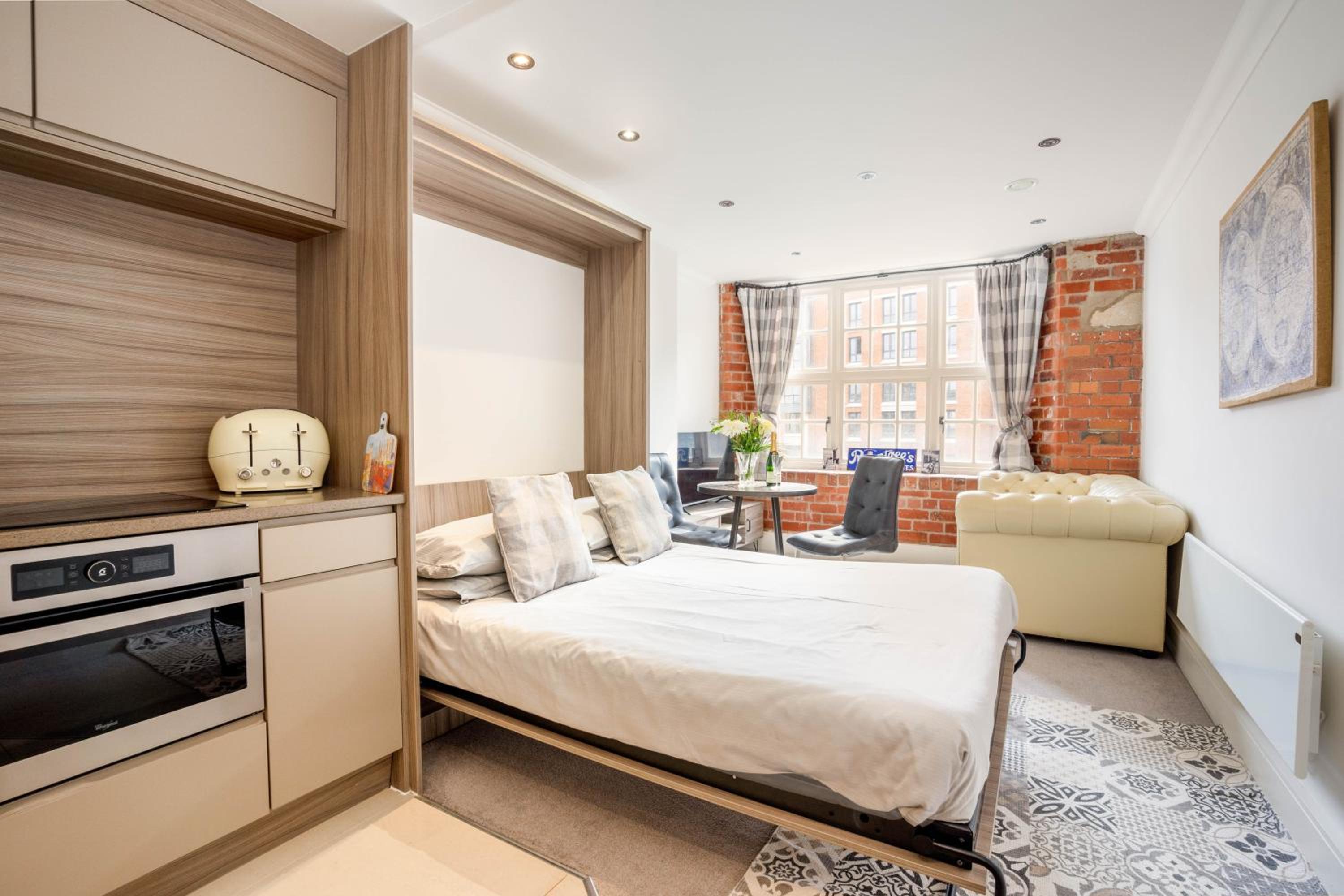 35 Cocoa Suites (parking included!) view 3
