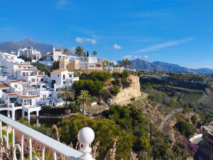Amazing 3 bedroom townhouse close to Burriana, Nerja view 3