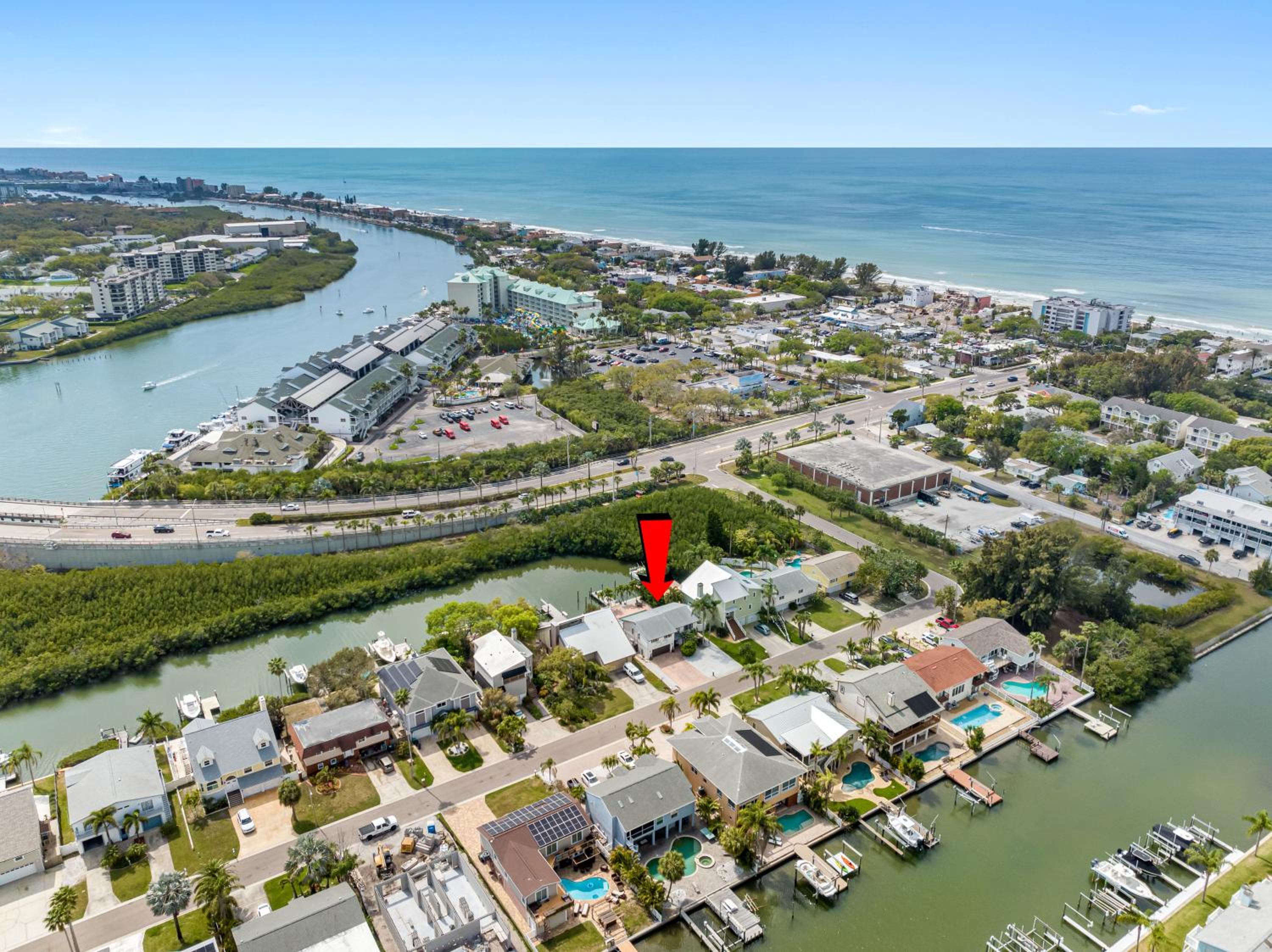 Stunning Waterfront Pool Home Walk to Beach & Restaurants Large Private Pool