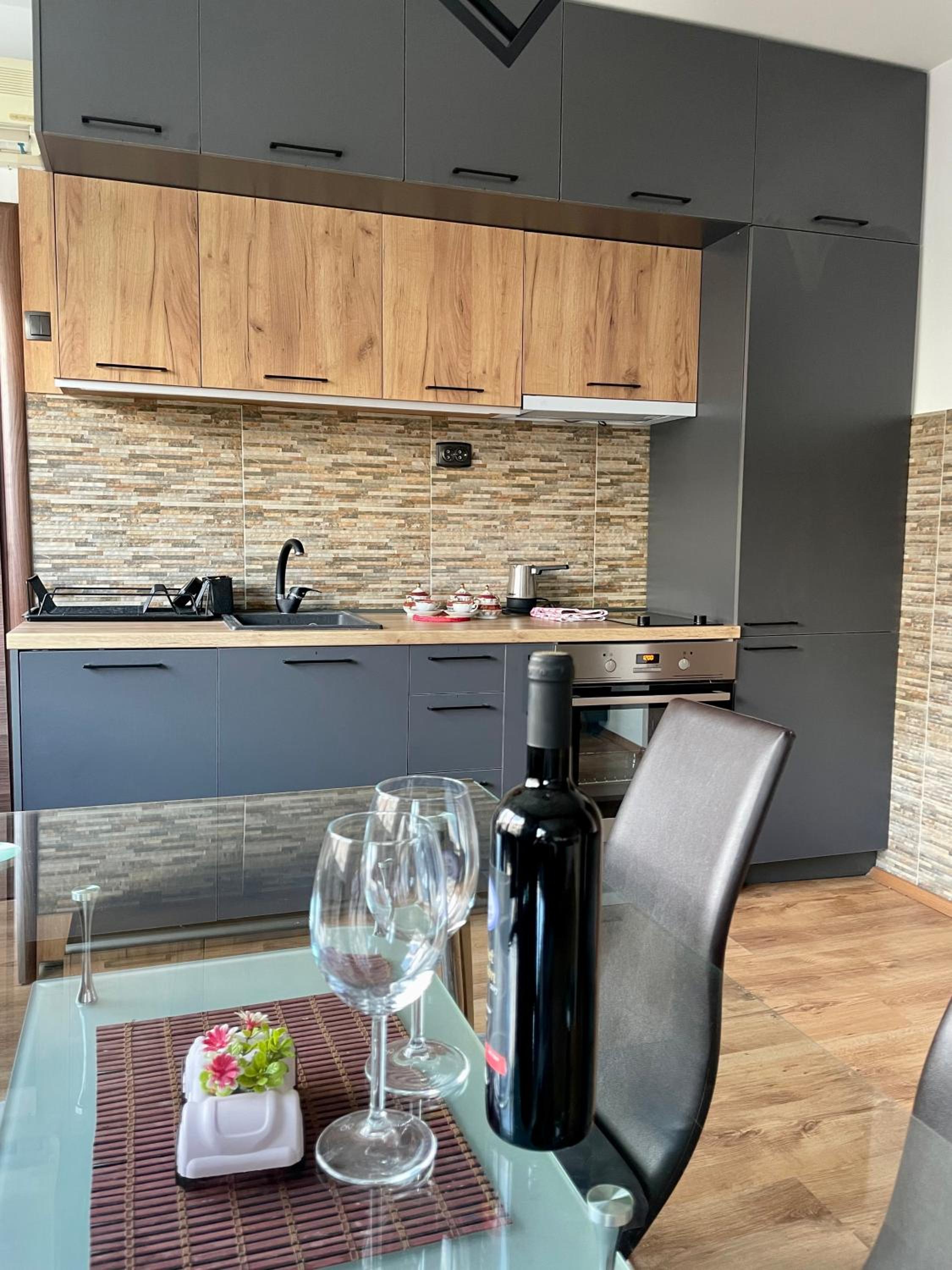 Luxury City Center Apartment view 3