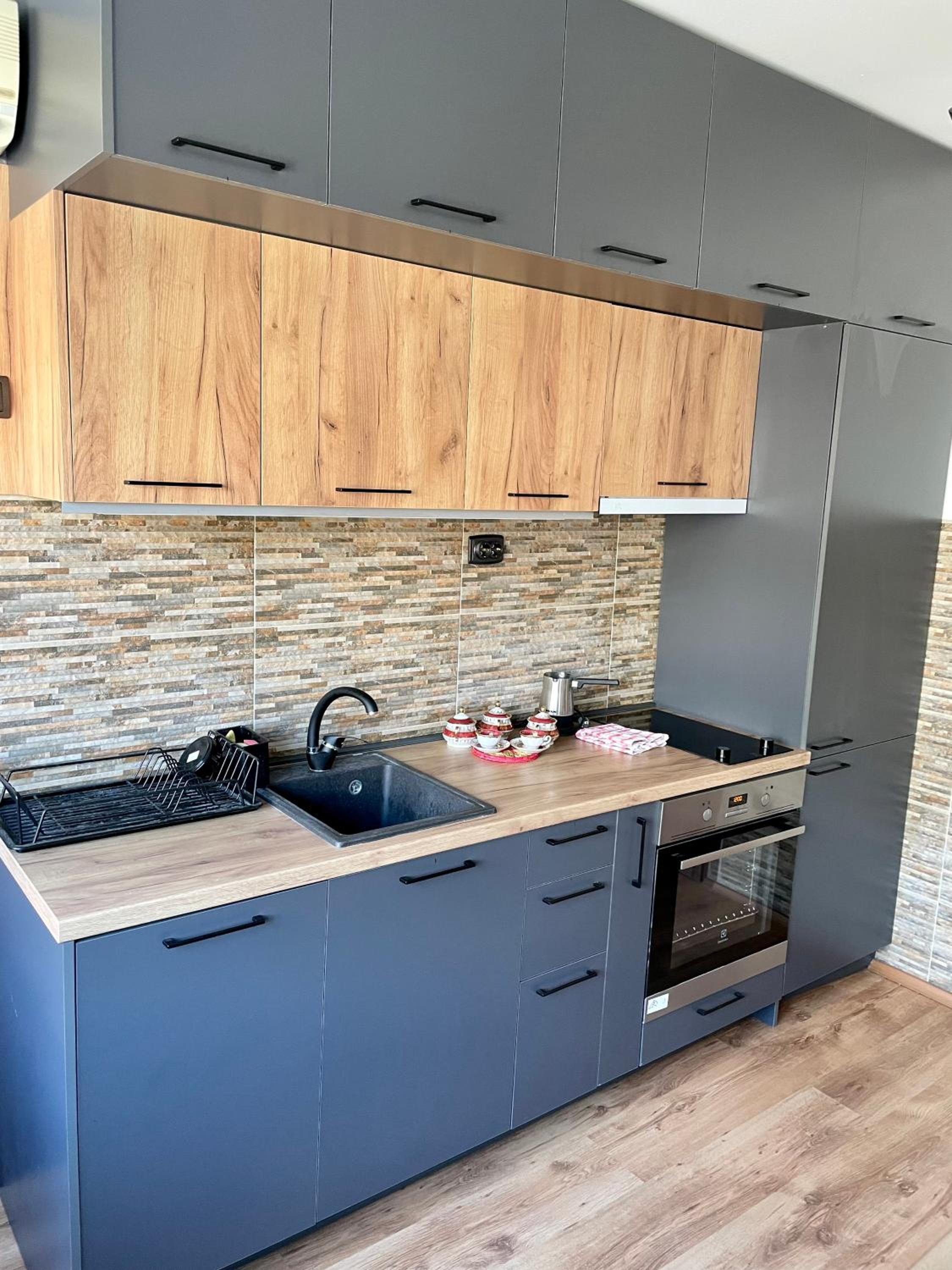 Luxury City Center Apartment view 4