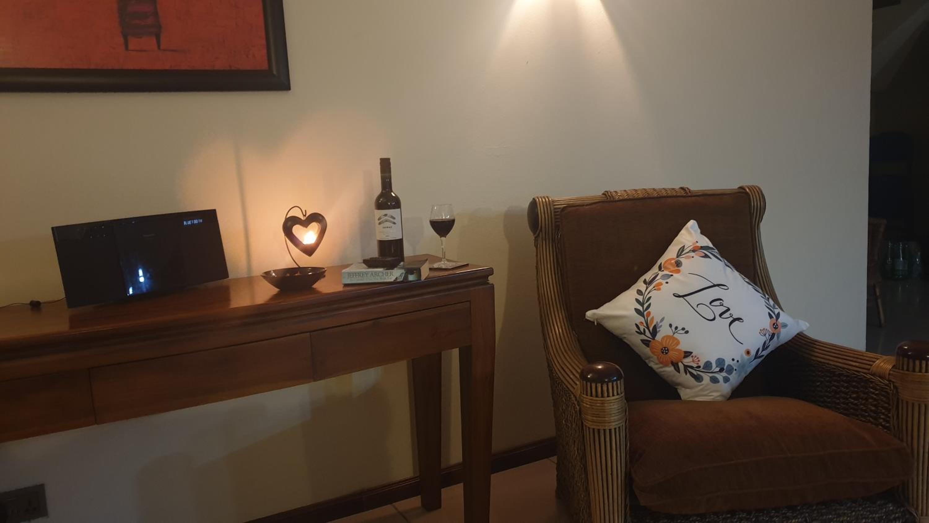 Villa - Sleeps 7 - Pool - Parking - Pets Ok view 5