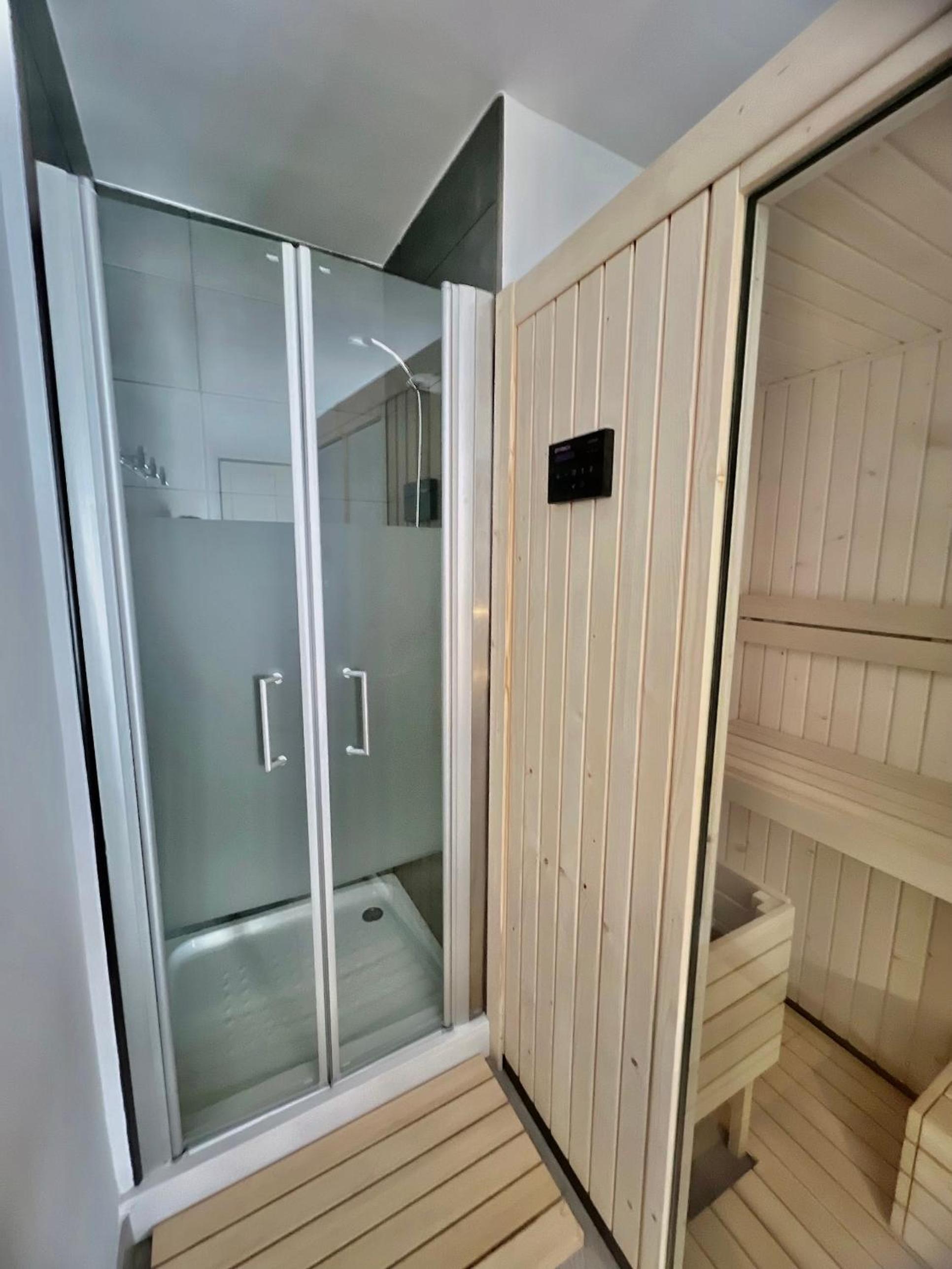 LUXURY SAUNA by CONFORTSKY